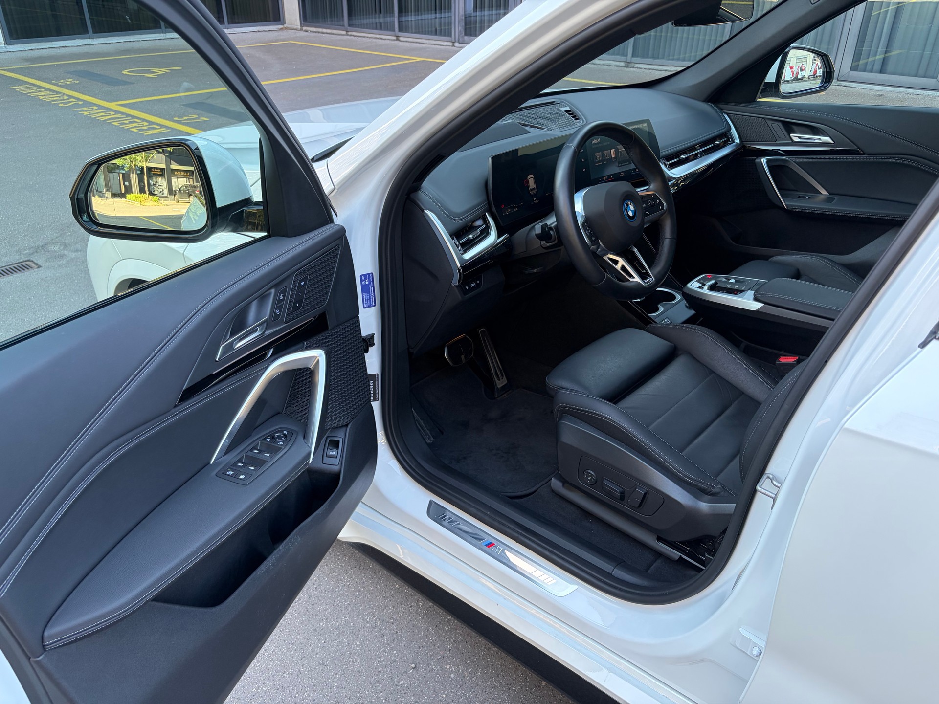 BMW xDrive 25e M Sport-image-4