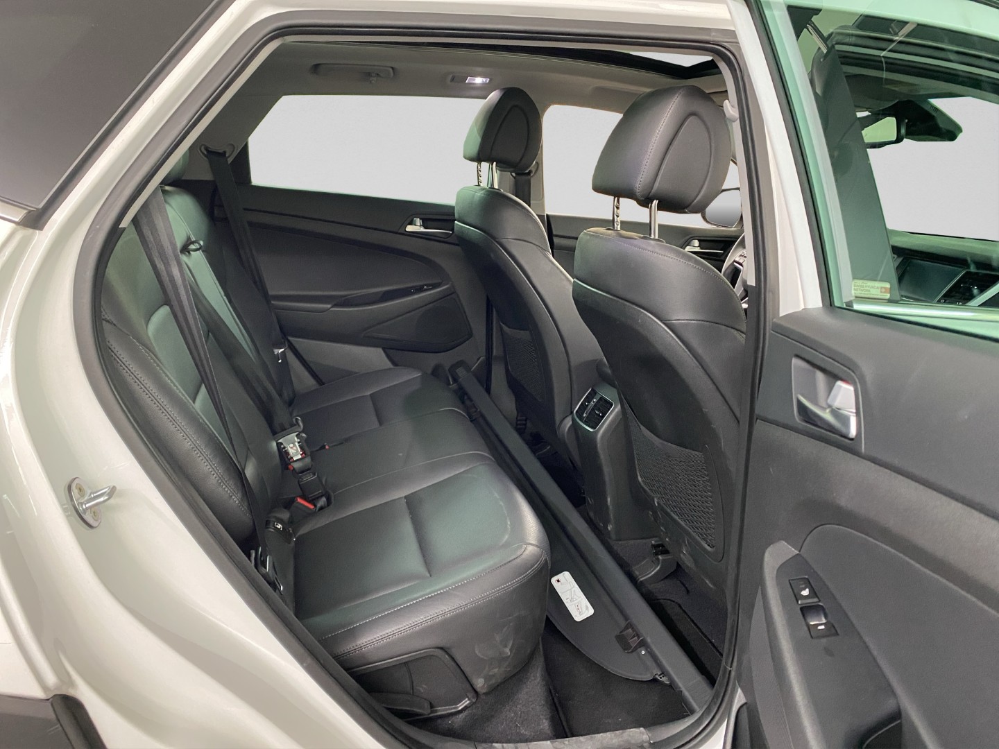 HYUNDAI Tucson 1.6 TGDI Amplia 4WD DCT-image-9