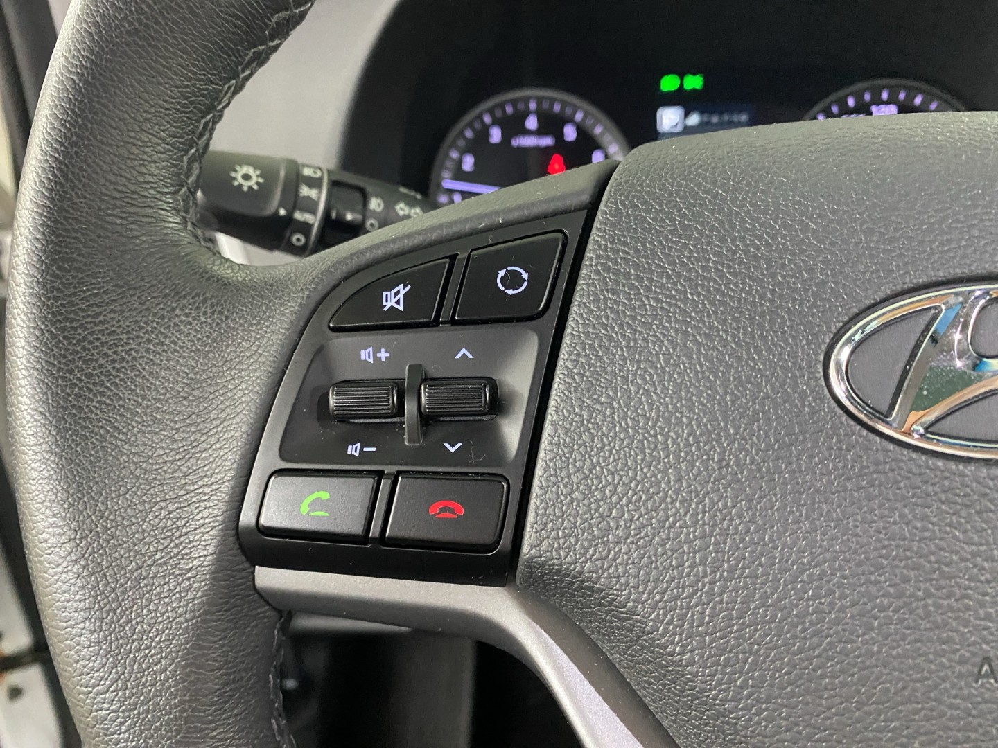 HYUNDAI Tucson 1.6 TGDI Amplia 4WD DCT-image-15