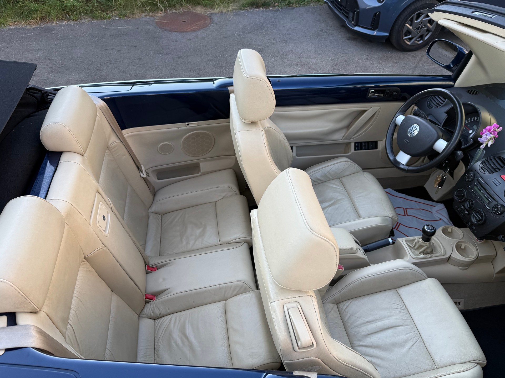VW Beetle Cabrio 1.8 T-image-11