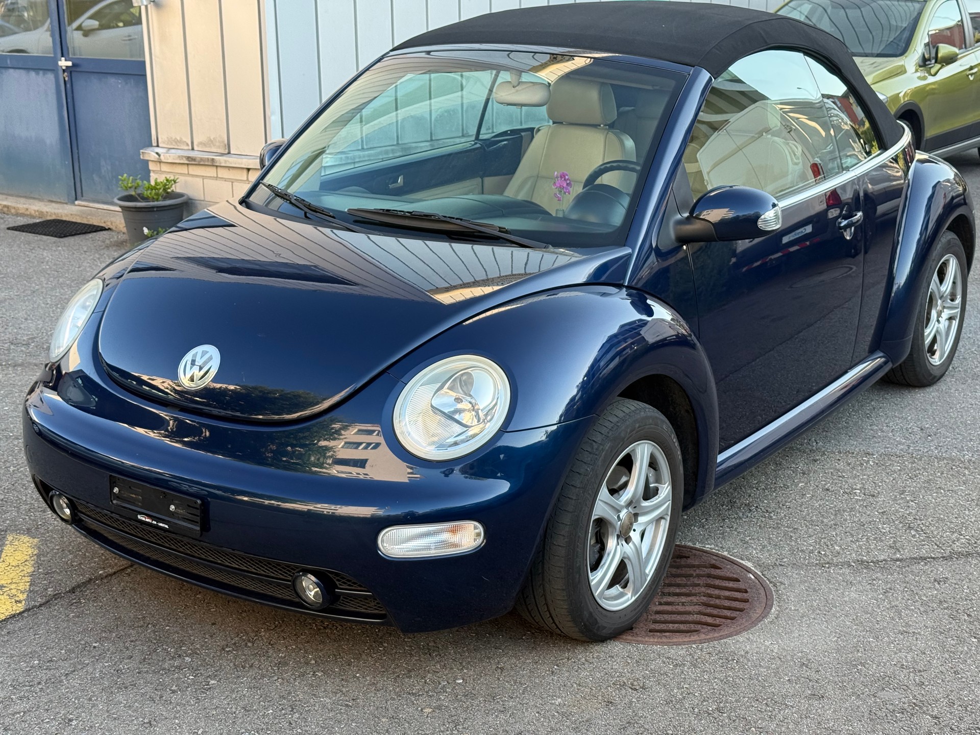 VW Beetle Cabrio 1.8 T-image-0