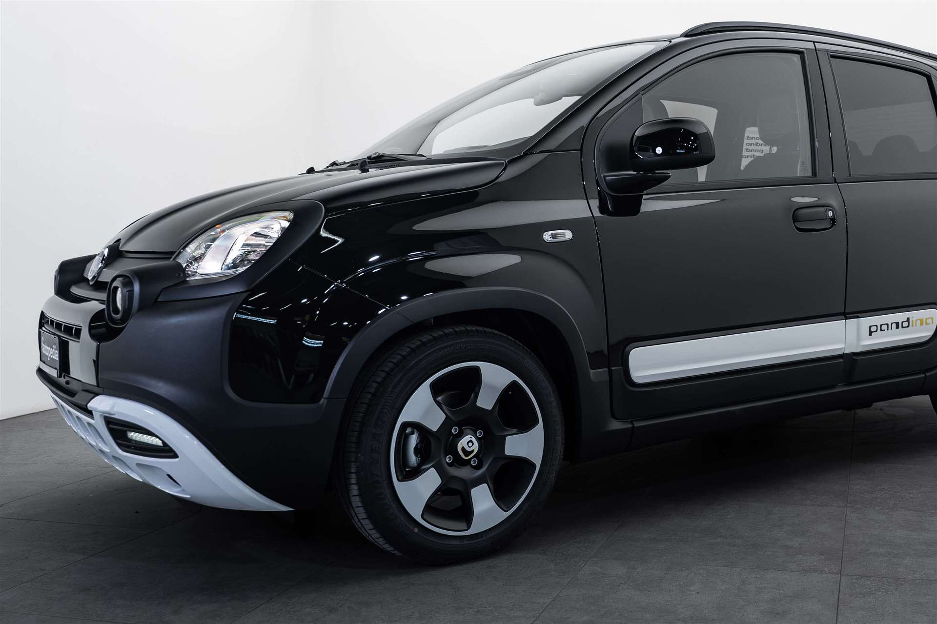 FIAT Panda Pandina Cross 1.0 MHEV NEW-showroom-element-1