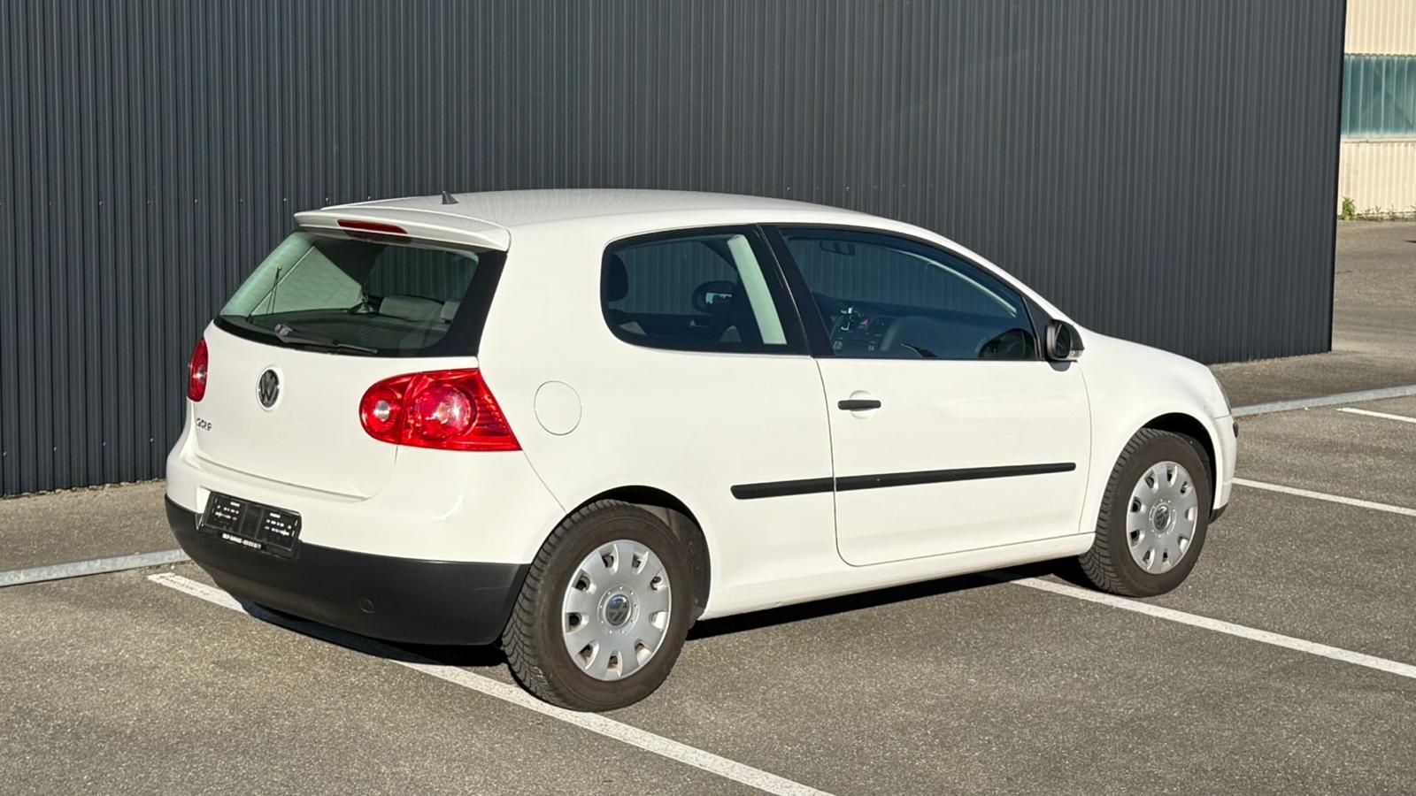 VW Golf 1.6 FSI Trendline-image-6