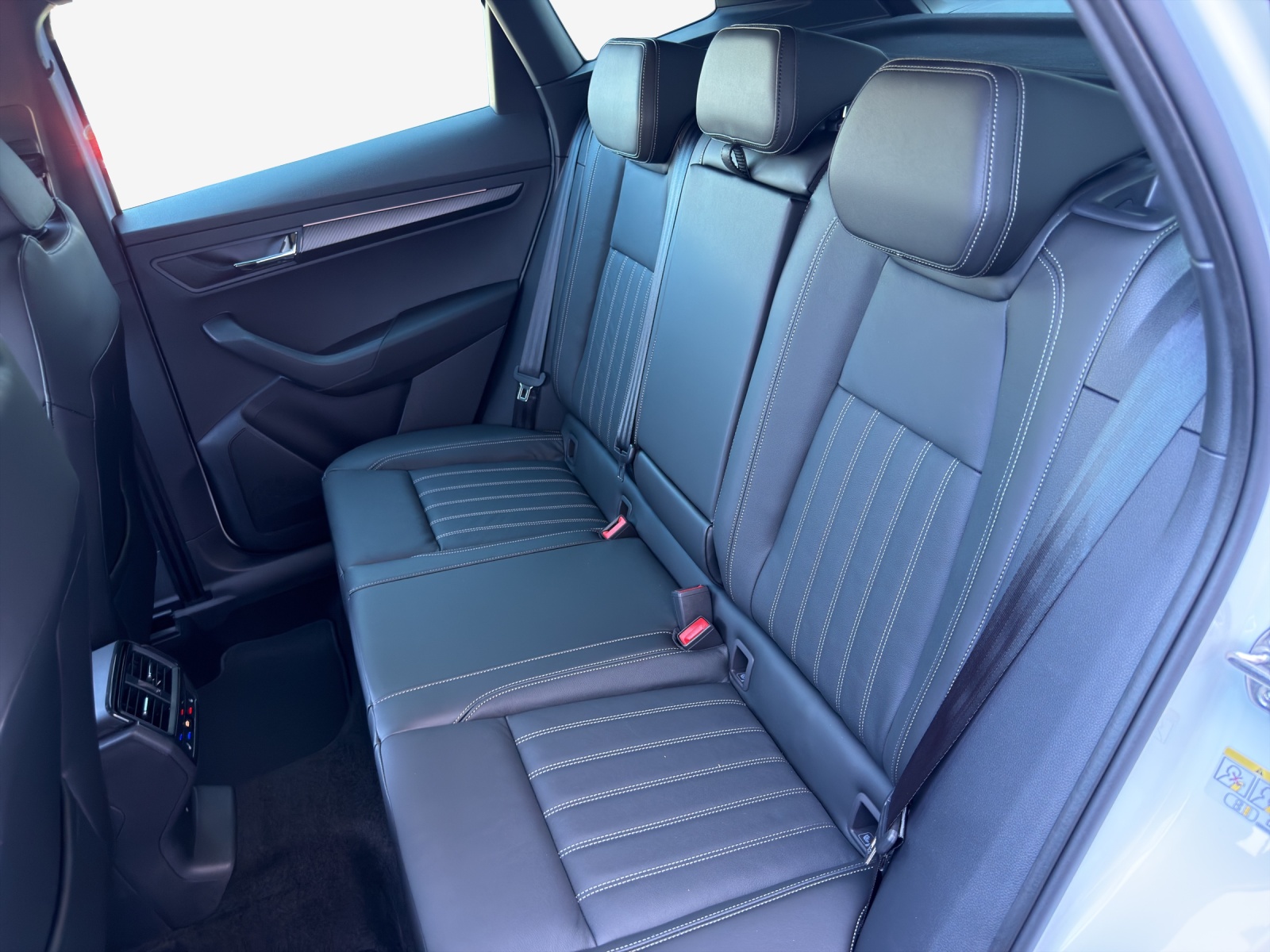 SKODA Karoq Sportline 2.0TSI 190PS 7DSG 4X4-image-11