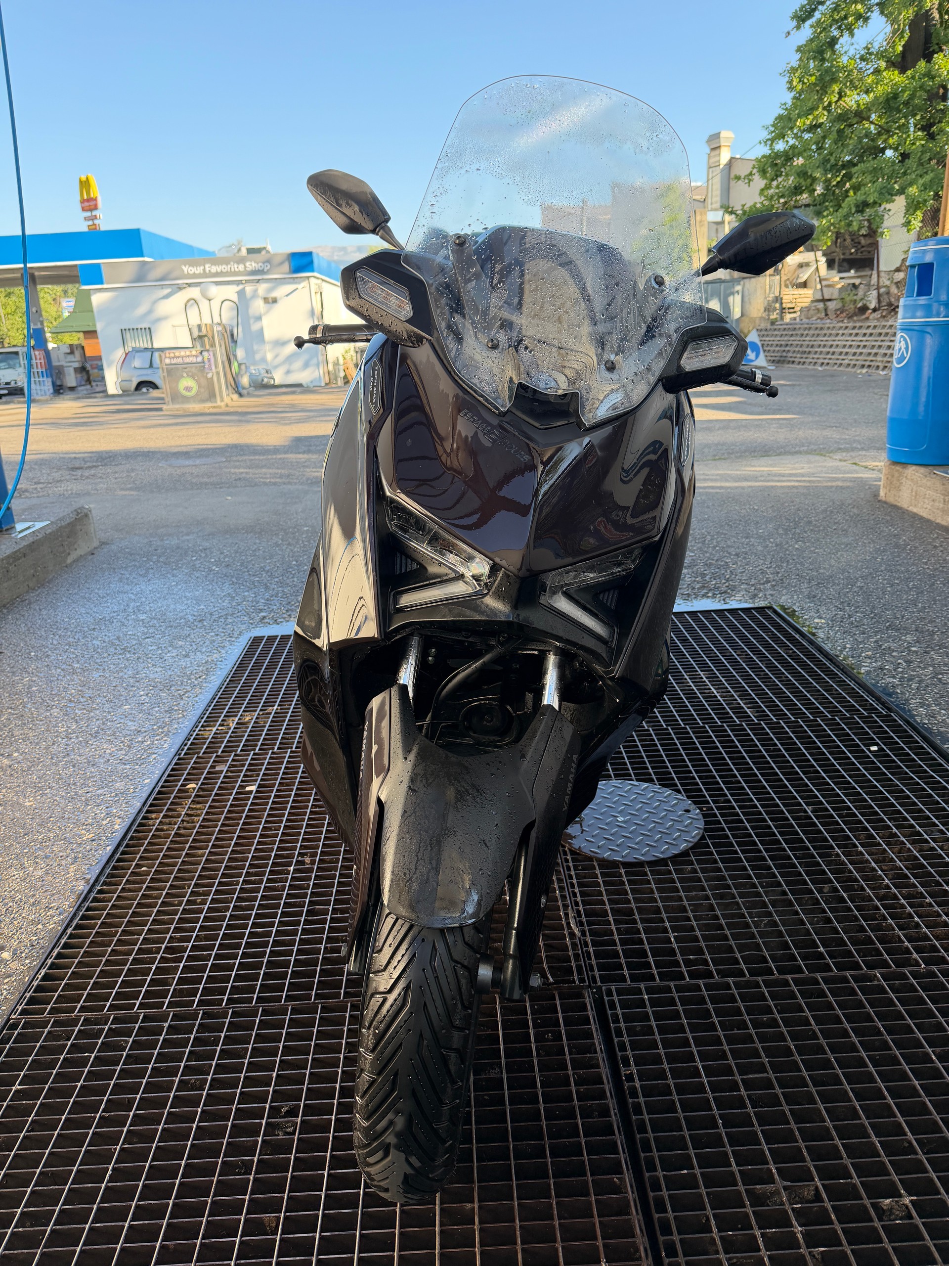 YAMAHA X-Max 300 Tech Max+-image-2