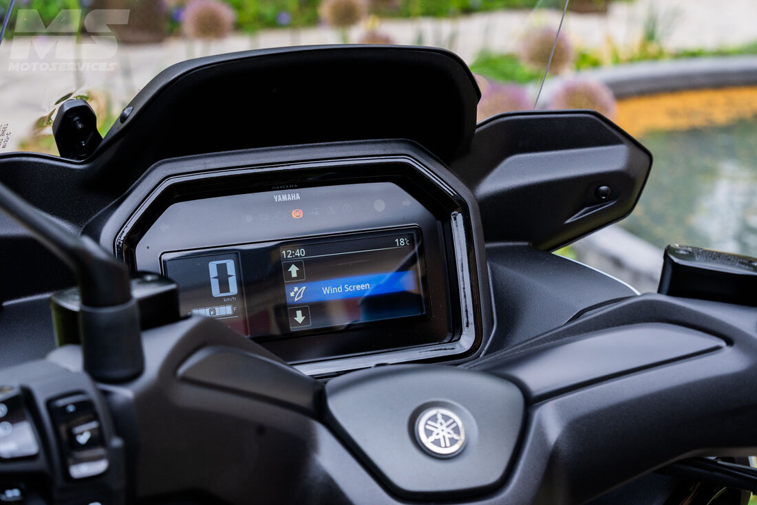 YAMAHA X-Max 300 Tech Max+-image-4