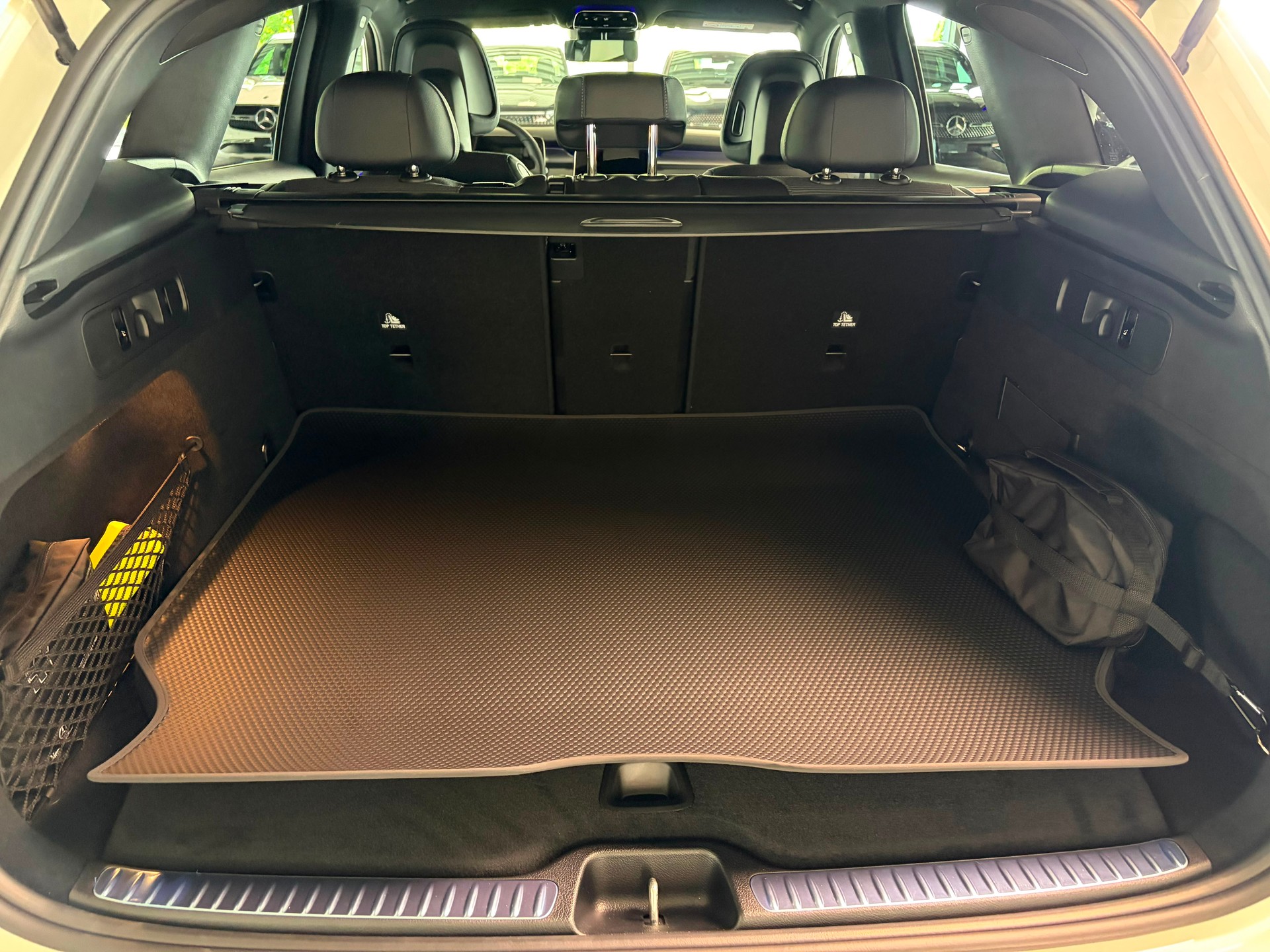 MERCEDES-BENZ GLC 300 e 4Matic 9G-Tronic-image-12