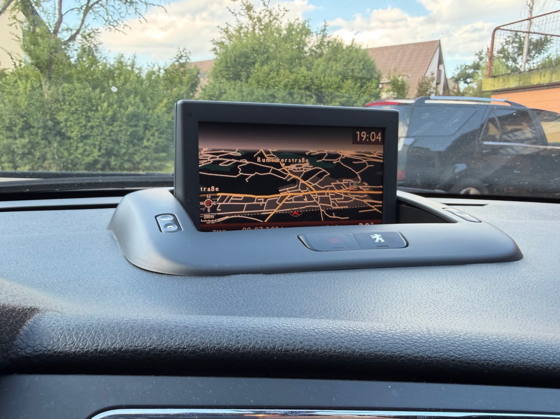 PEUGEOT 3008 2.0 HDI Allure Tiptronic Automat *Top-Zustand*-image-10