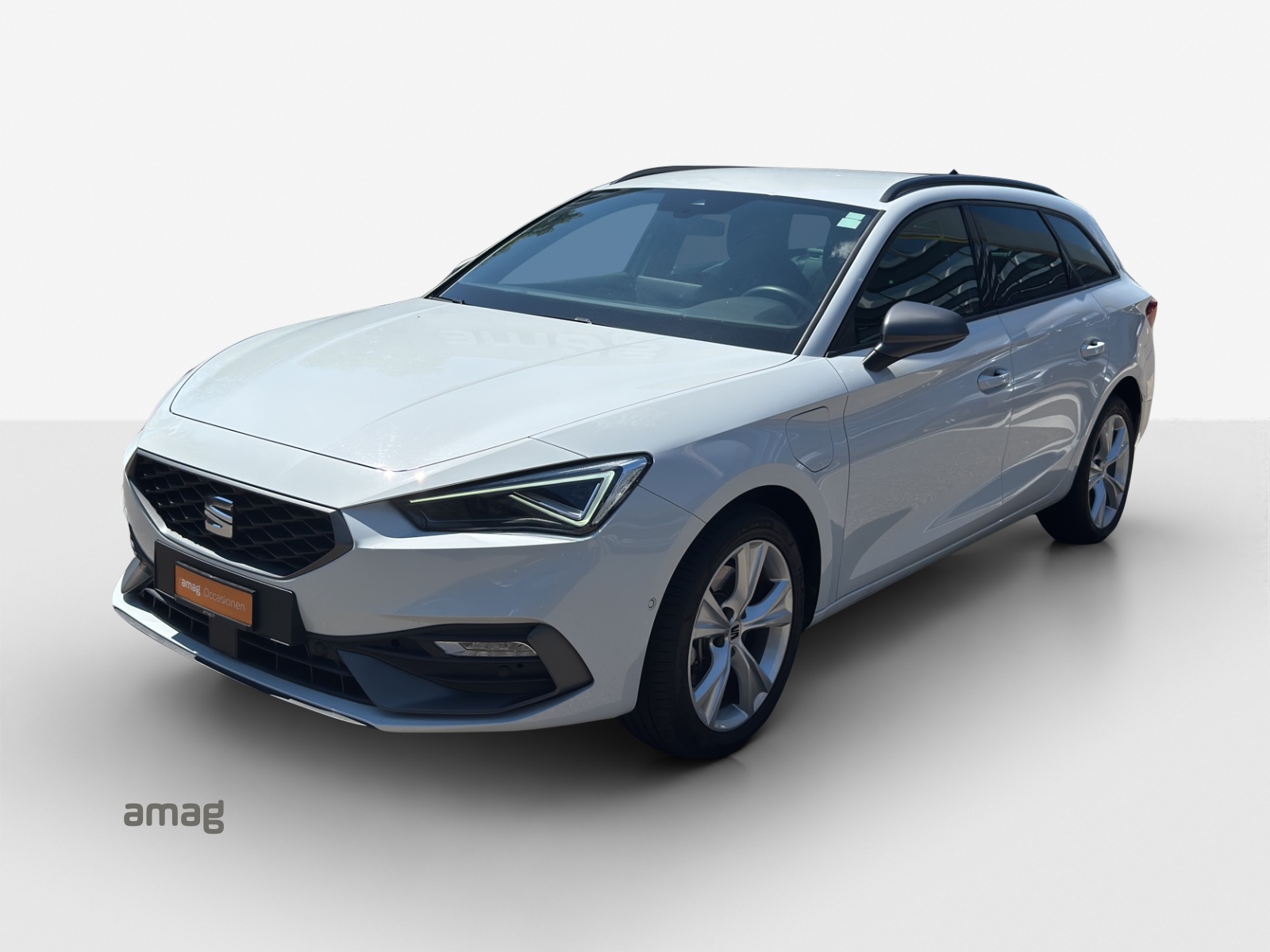 SEAT Leon ST 1.5 eHybrid pHEV DSG FR-image-0