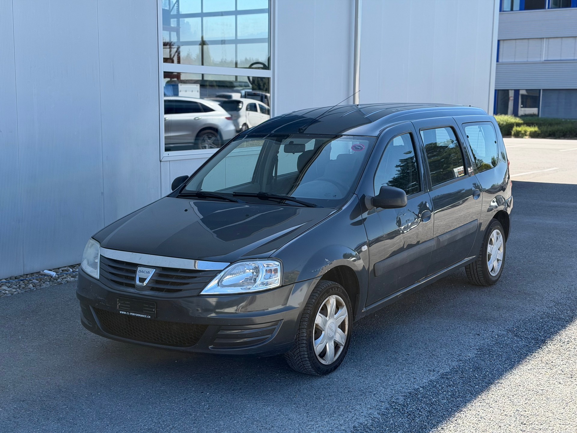 DACIA Logan 1.6 Ambiance-image-0