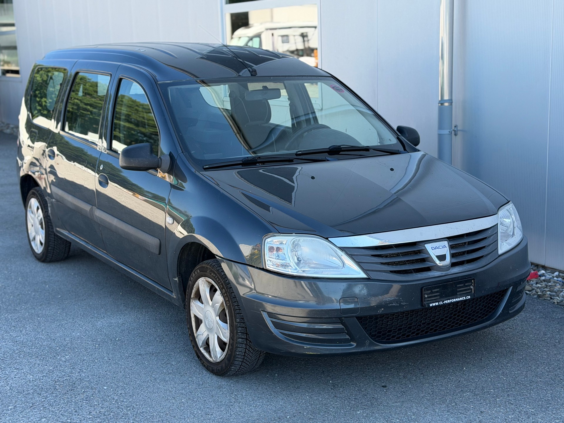 DACIA Logan 1.6 Ambiance-image-2