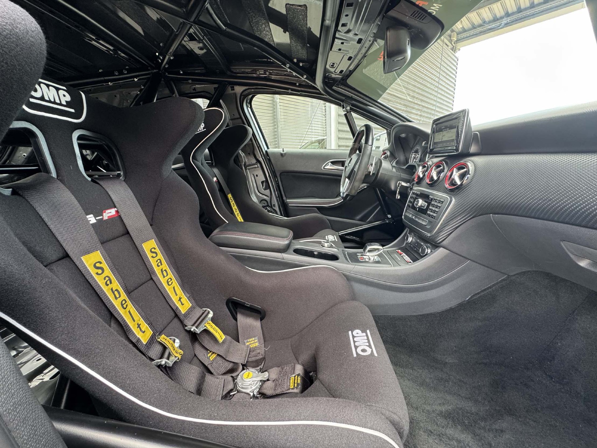 MERCEDES-BENZ A 45 AMG 4M-image-13