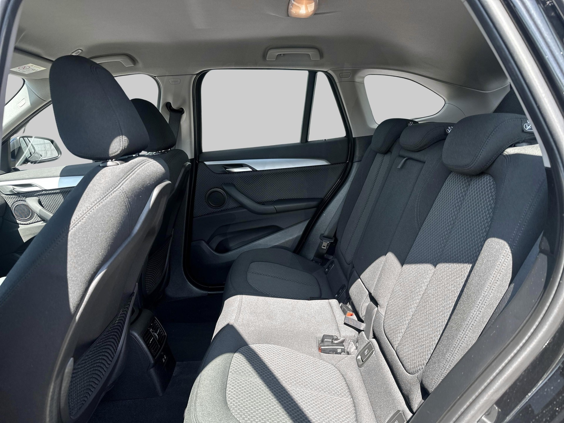 BMW X1 xDrive 18d-image-17