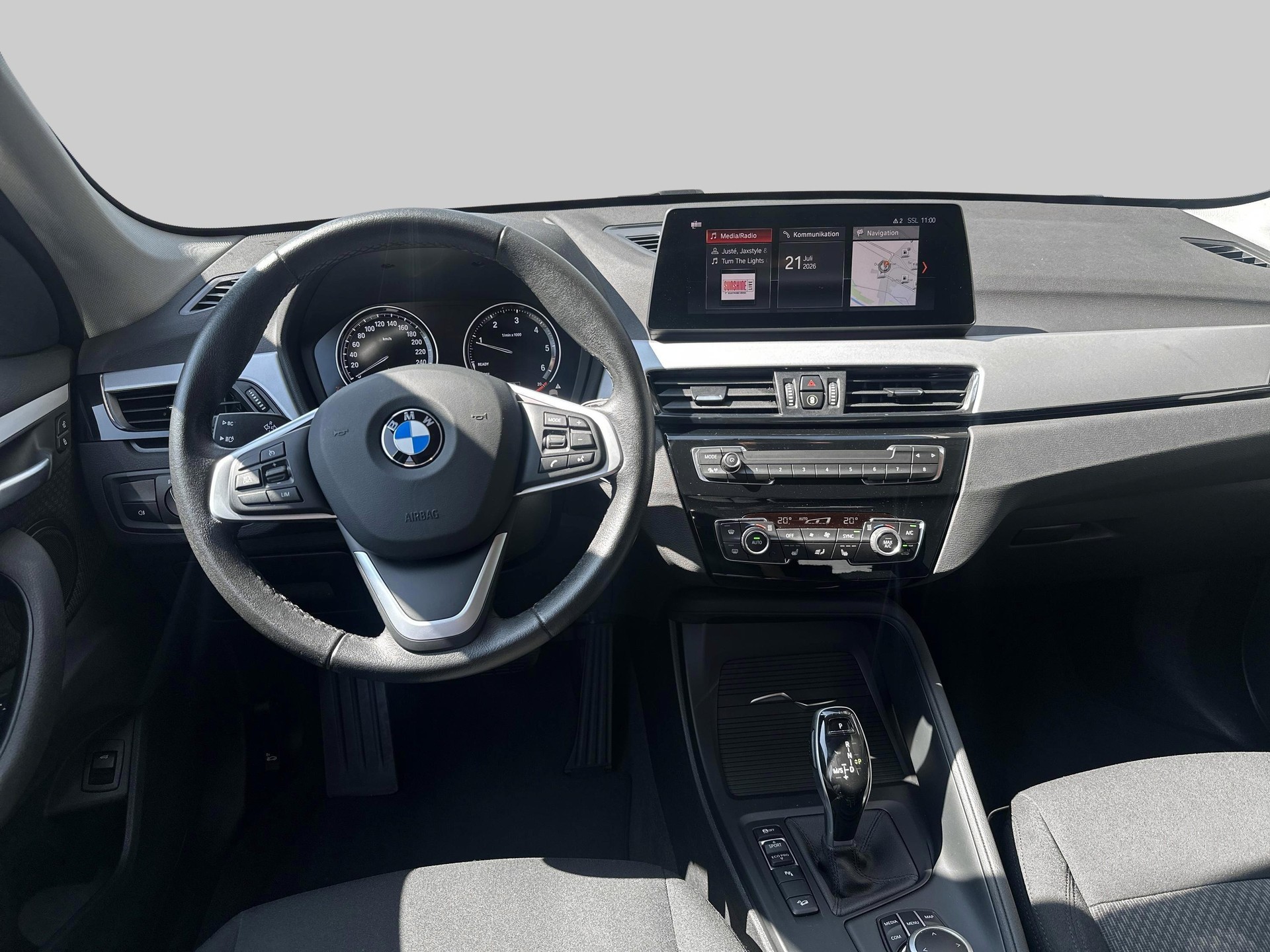 BMW X1 xDrive 18d-image-7