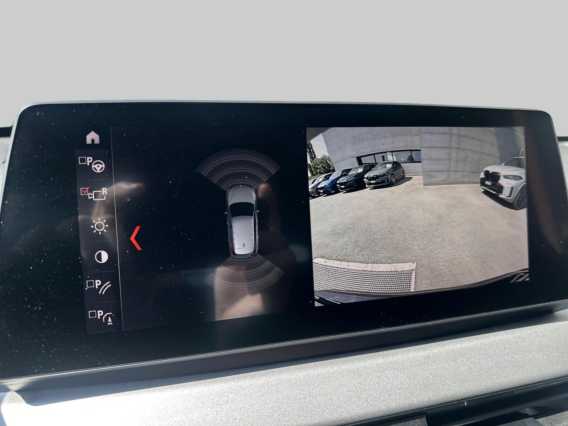BMW X1 xDrive 18d-image-11
