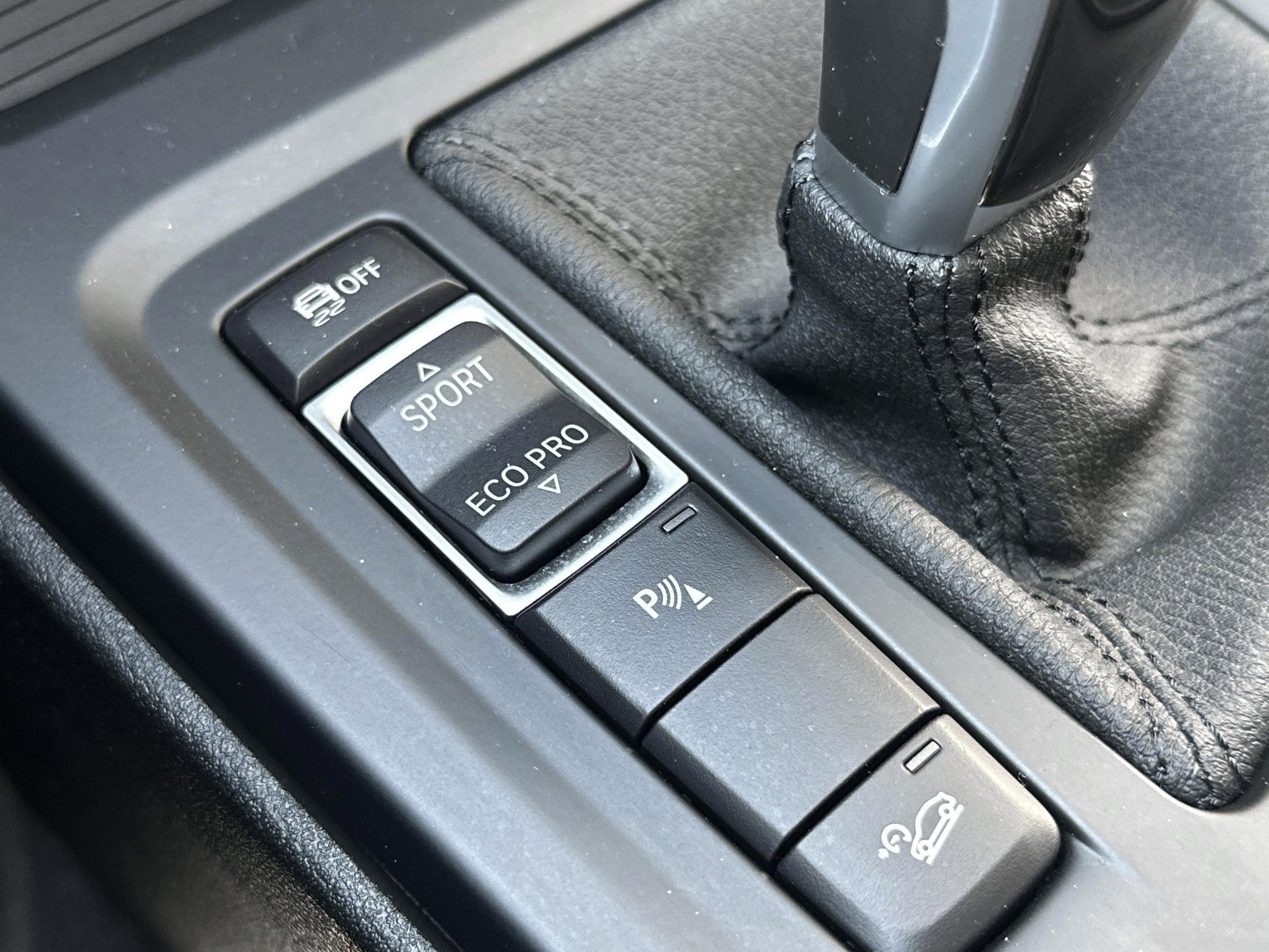 BMW X1 xDrive 18d-image-21