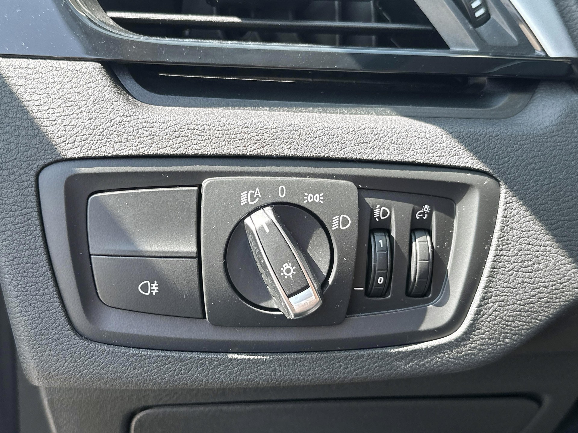 BMW X1 xDrive 18d-image-20