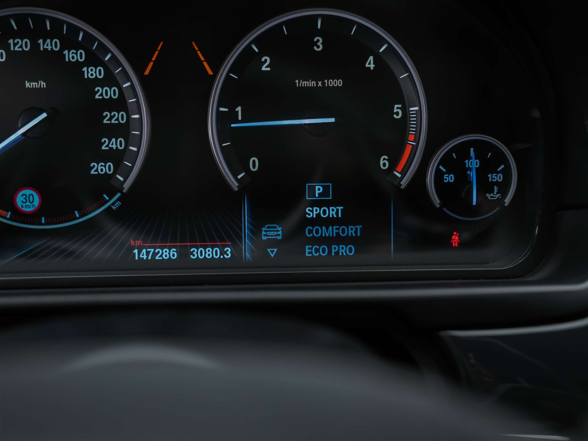 BMW 520d Touring xDrive Steptronic *CH Auto*El. Sitze*Sitzheizung*-image-31