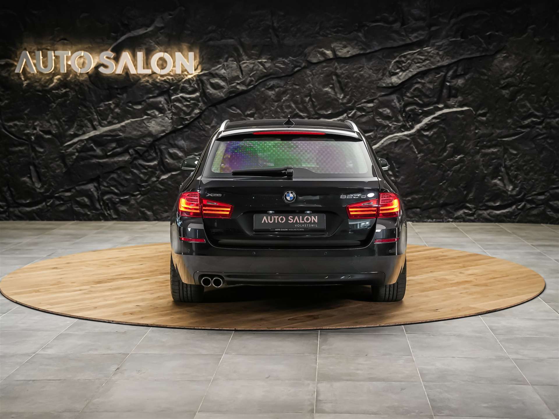 BMW 520d Touring xDrive Steptronic *CH Auto*El. Sitze*Sitzheizung*-showroom-element-3