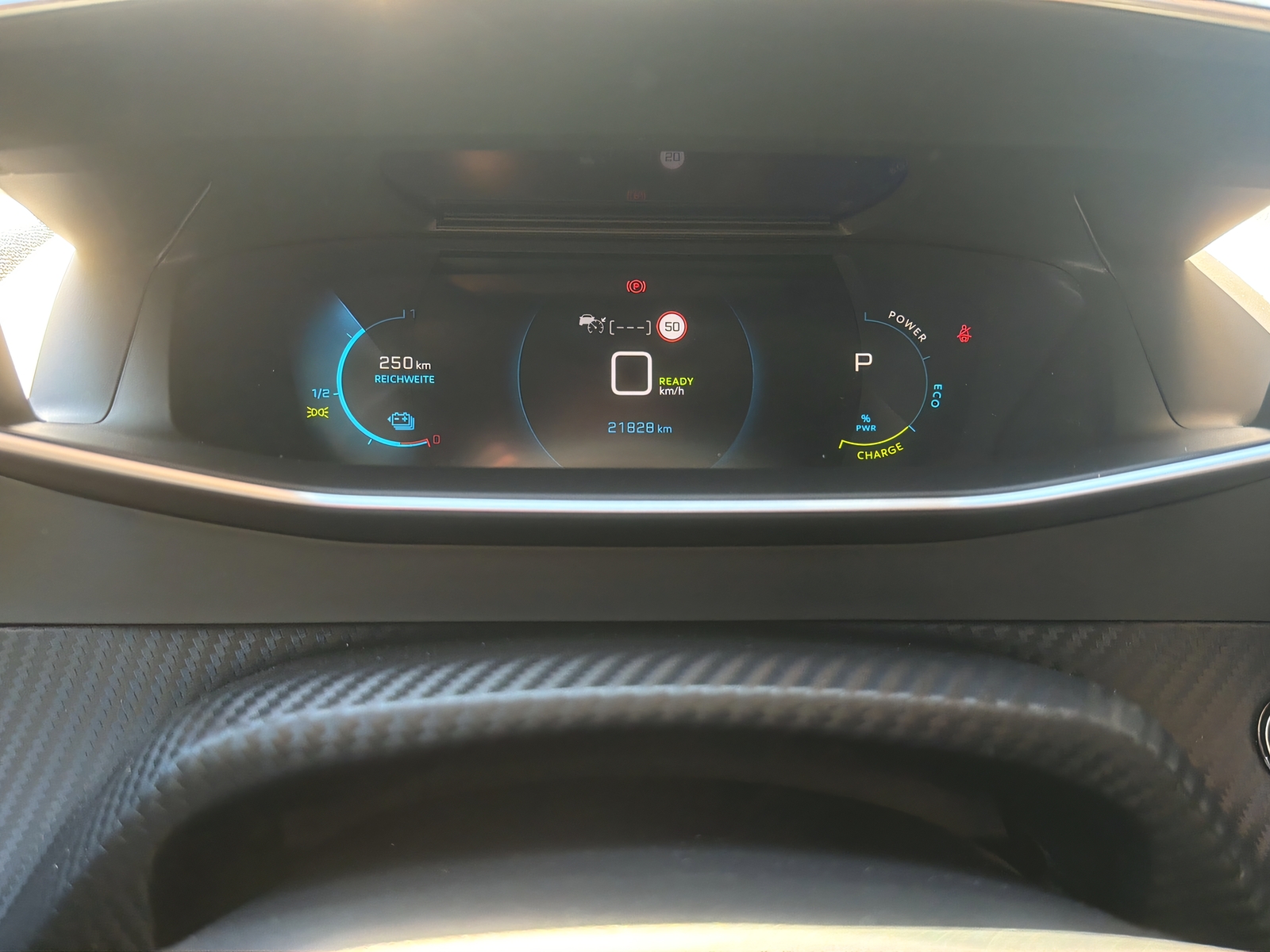 PEUGEOT 208 e-Allure Pack-image-9
