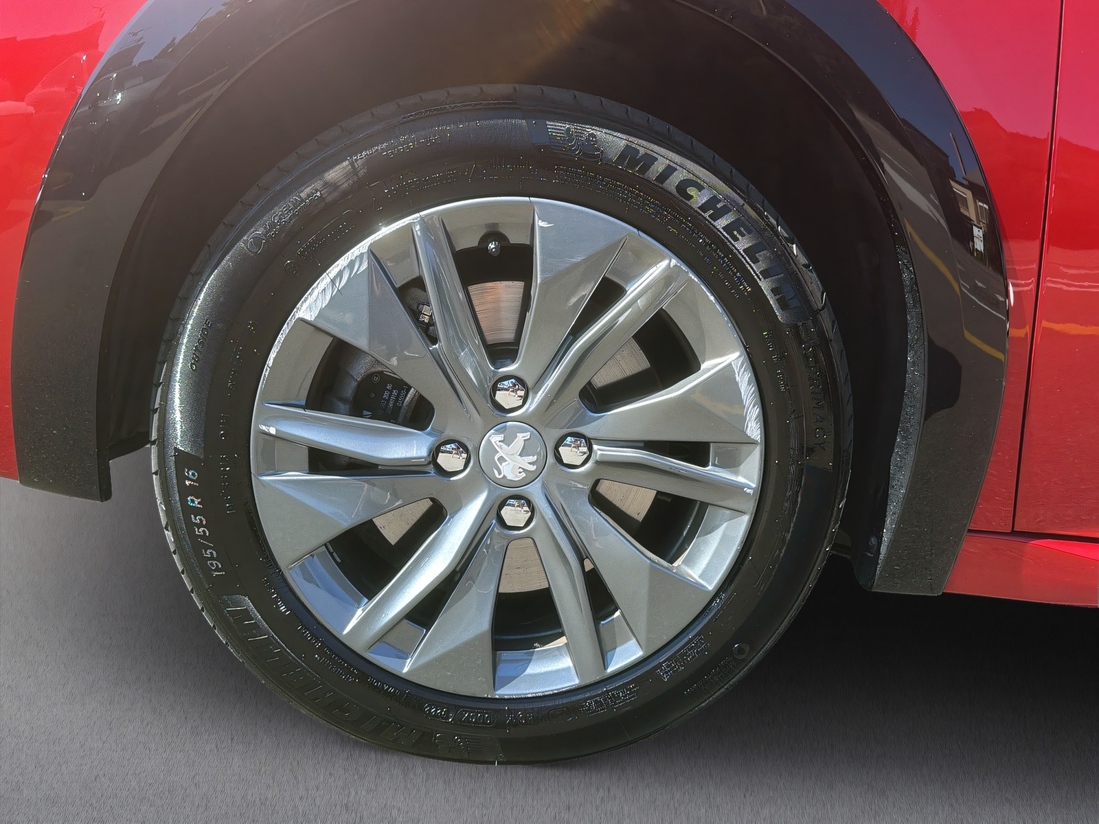 PEUGEOT 208 e-Allure Pack-image-18