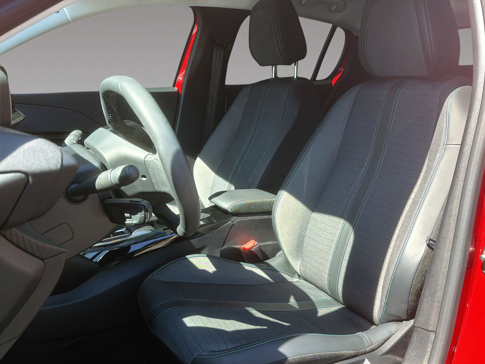 PEUGEOT 208 e-Allure Pack-image-5