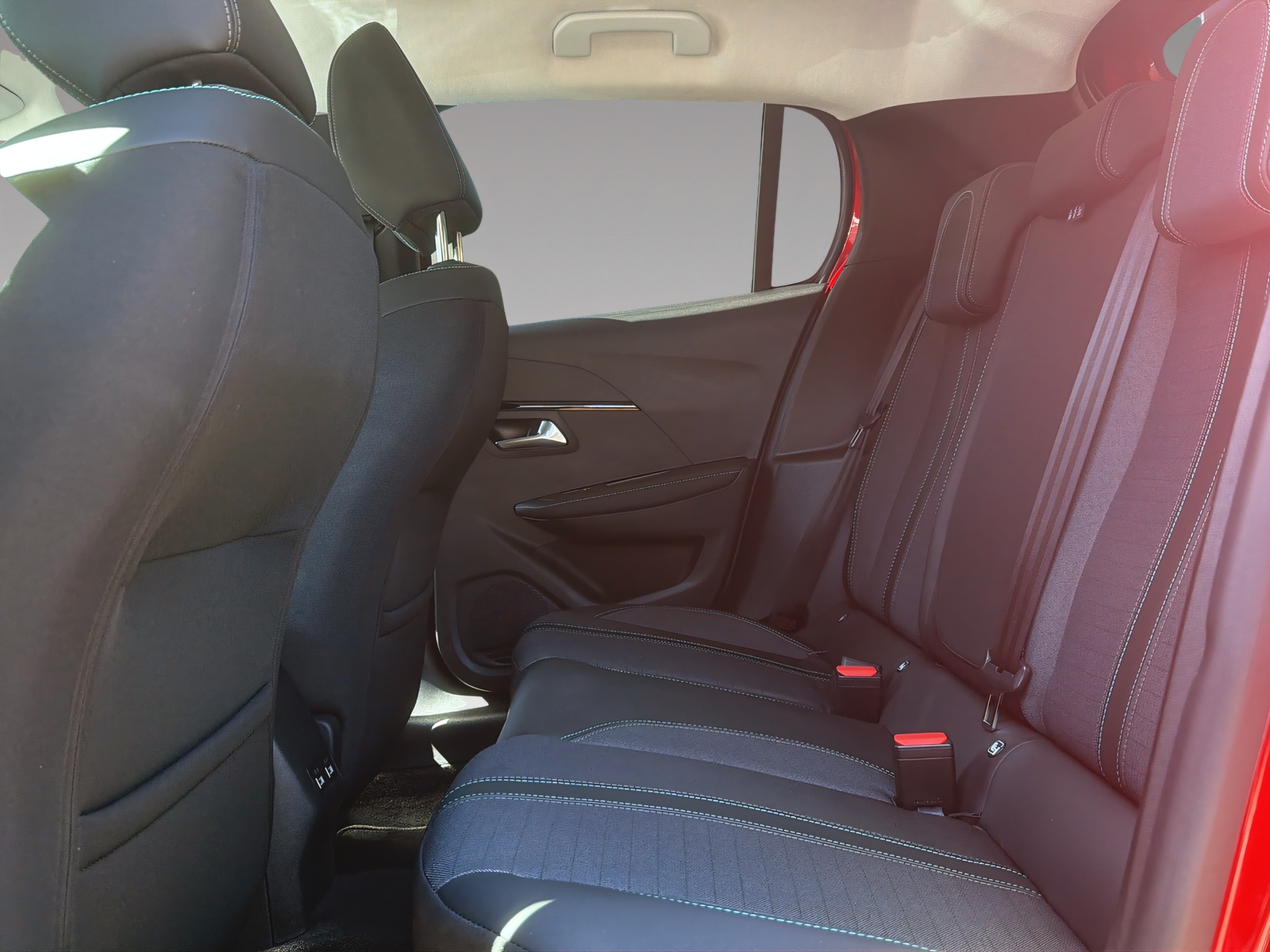 PEUGEOT 208 e-Allure Pack-image-15