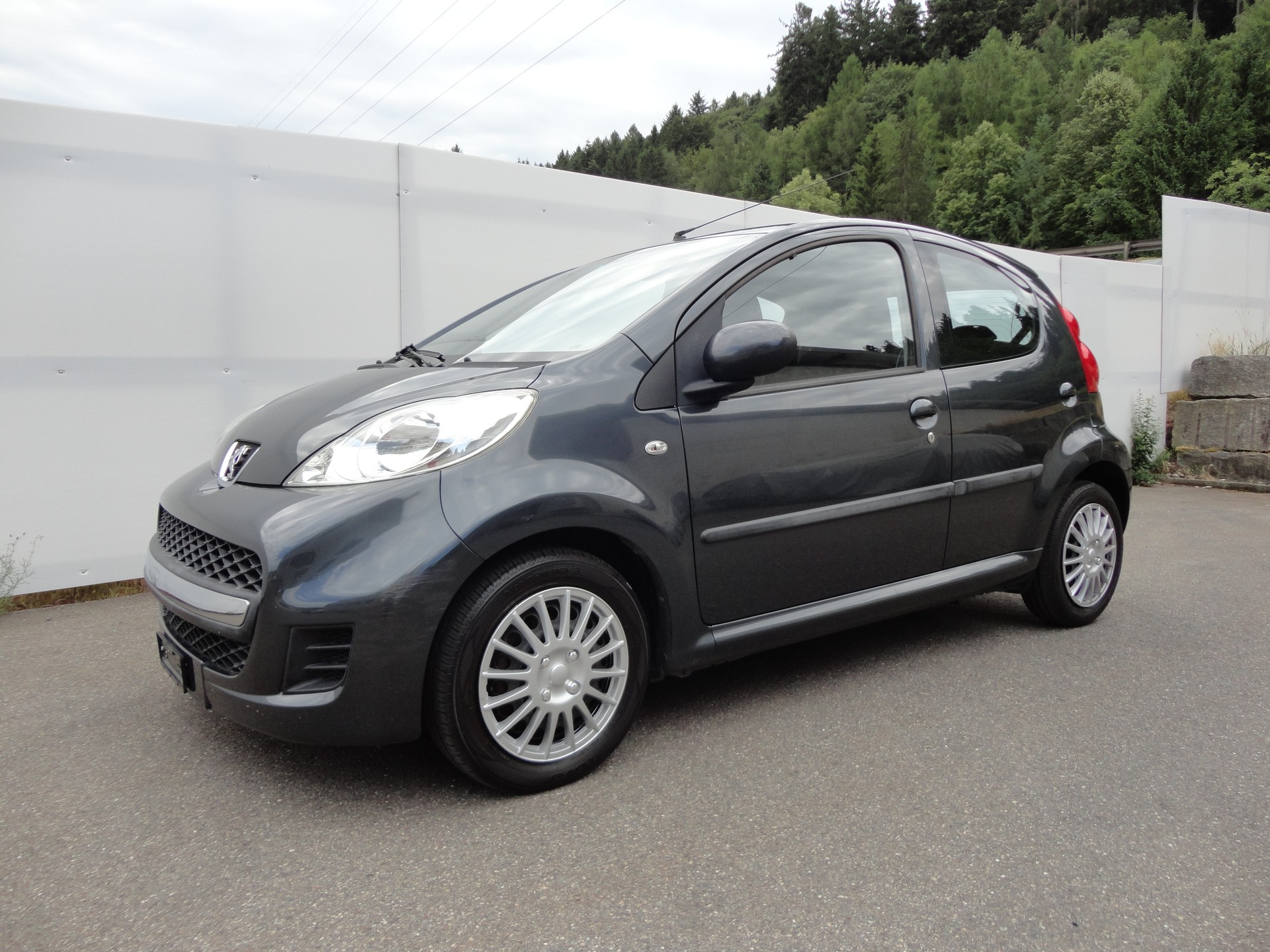PEUGEOT 1.0 Trendy-image-0