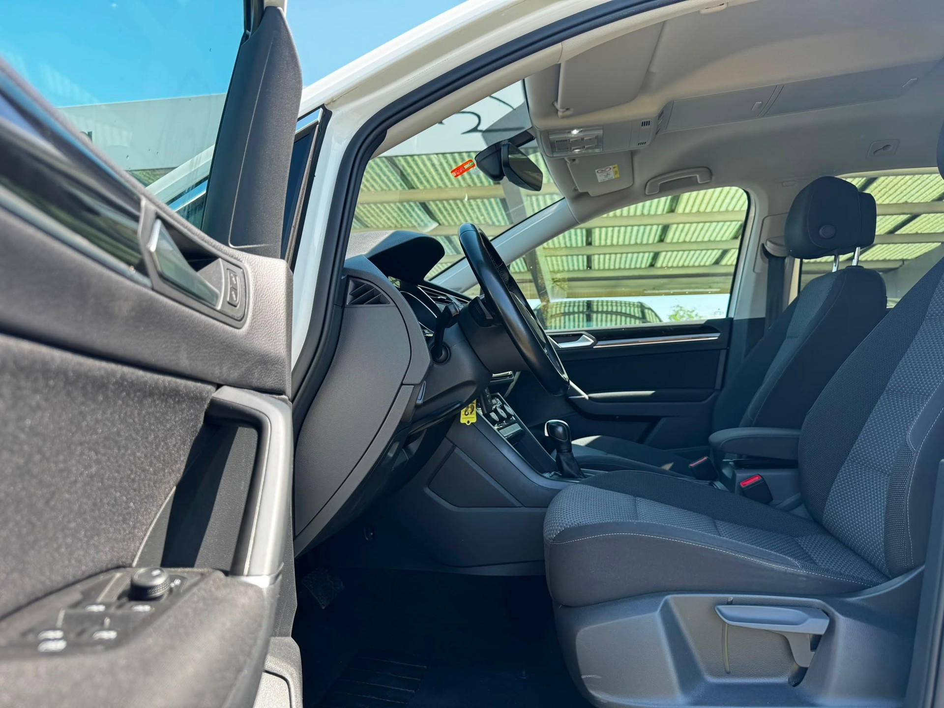VW Touran 2.0 TDI BlueMotion Technology Comfortline DSG-image-8
