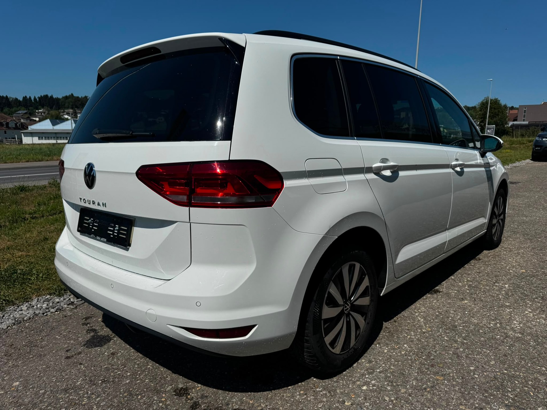 VW Touran 2.0 TDI BlueMotion Technology Comfortline DSG-image-4