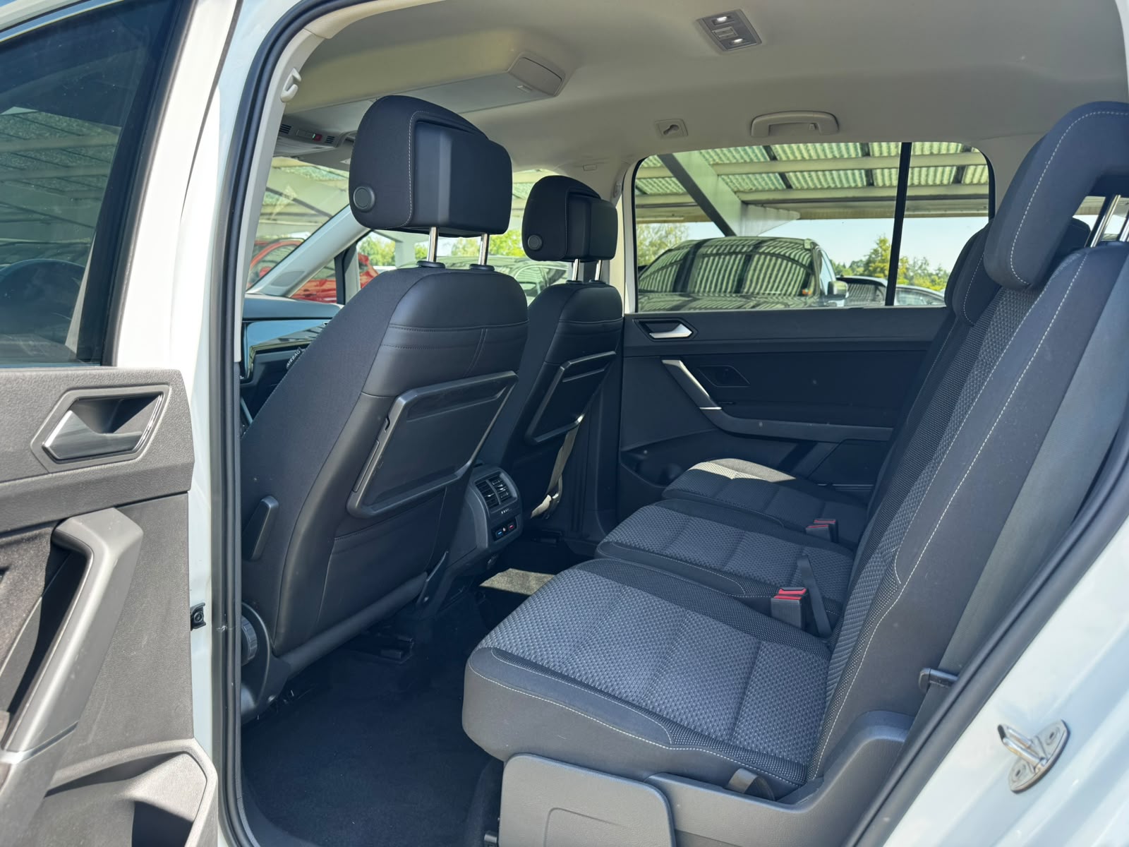 VW Touran 2.0 TDI BlueMotion Technology Comfortline DSG-image-10