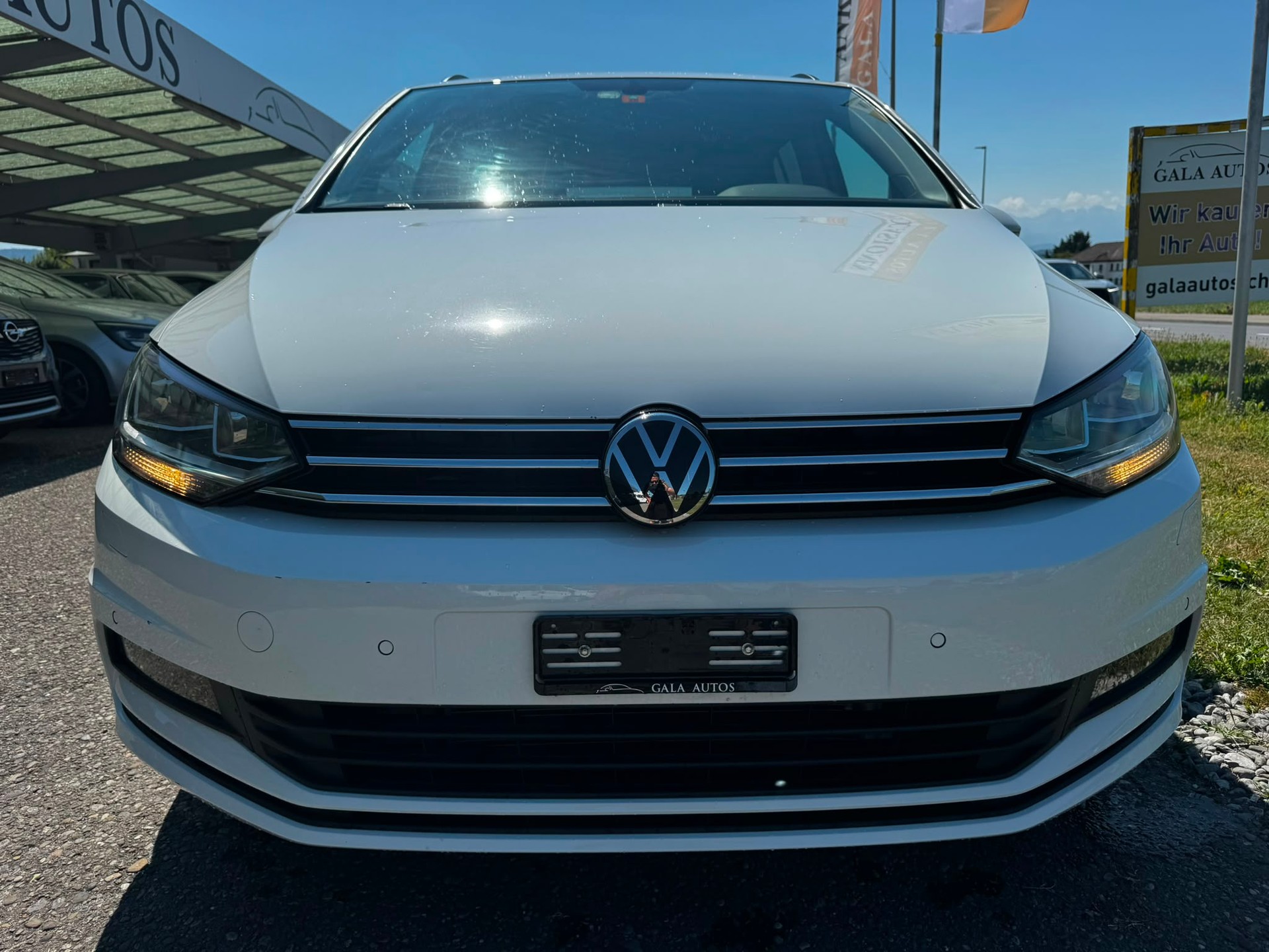 VW Touran 2.0 TDI BlueMotion Technology Comfortline DSG-image-1