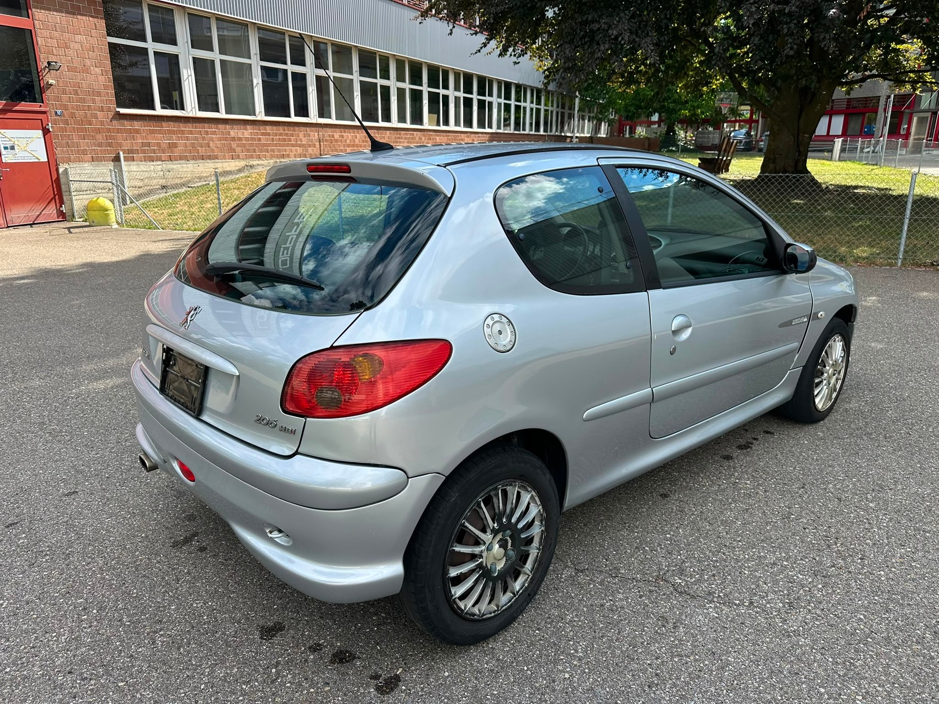 PEUGEOT 206 1.6 HDI Quiksilver-image-3