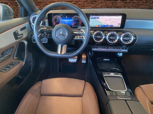 MERCEDES-BENZ A 180-image-9
