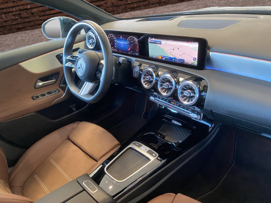 MERCEDES-BENZ A 180-image-13