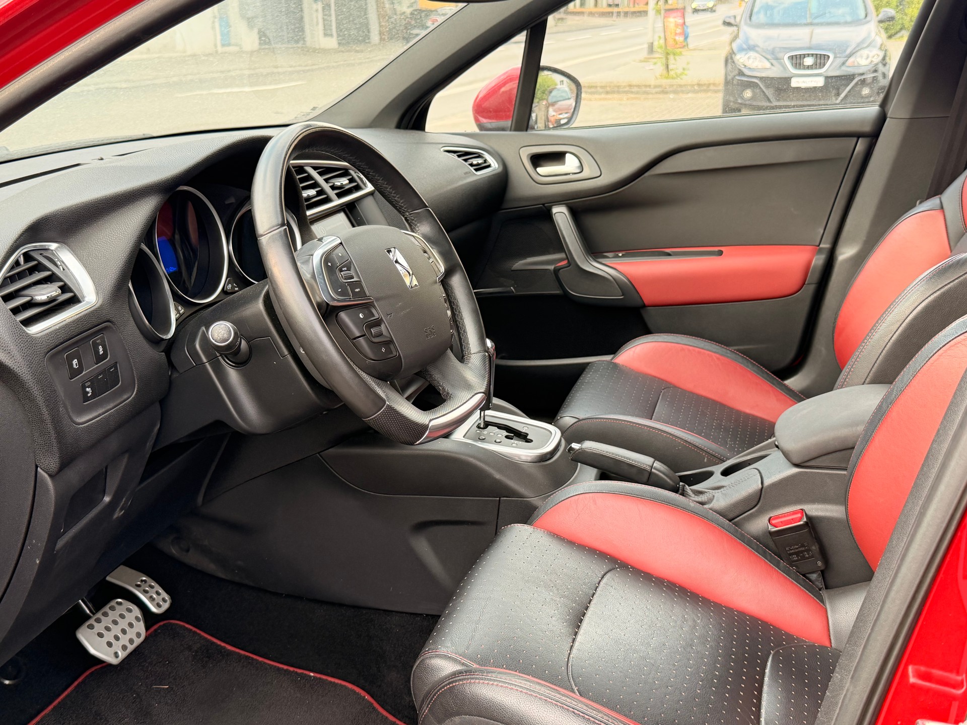 DS AUTOMOBILES DS4 1.6 THP SO Chic Automatic-image-9