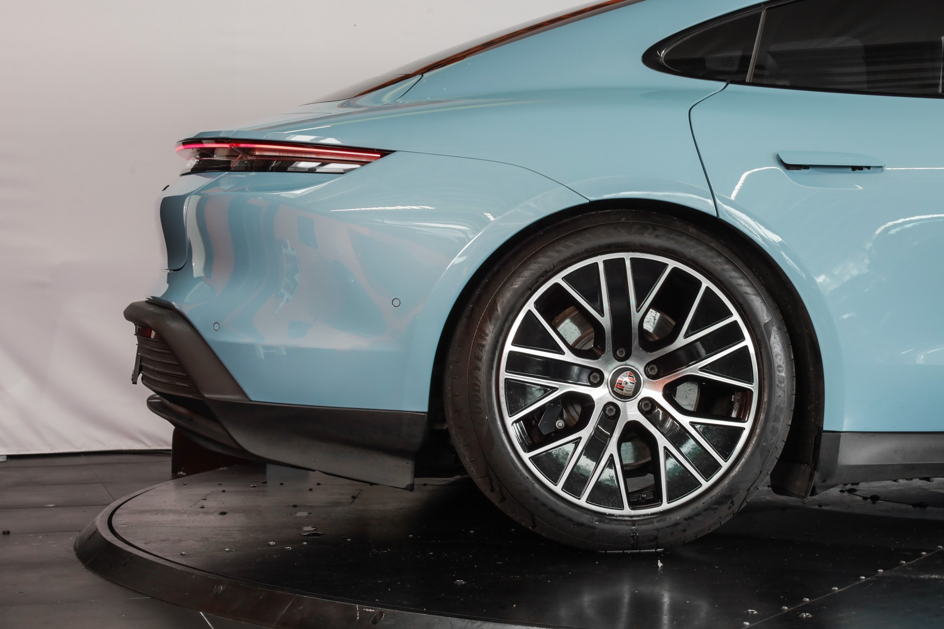 PORSCHE Taycan 4S Performance Plus-image-7