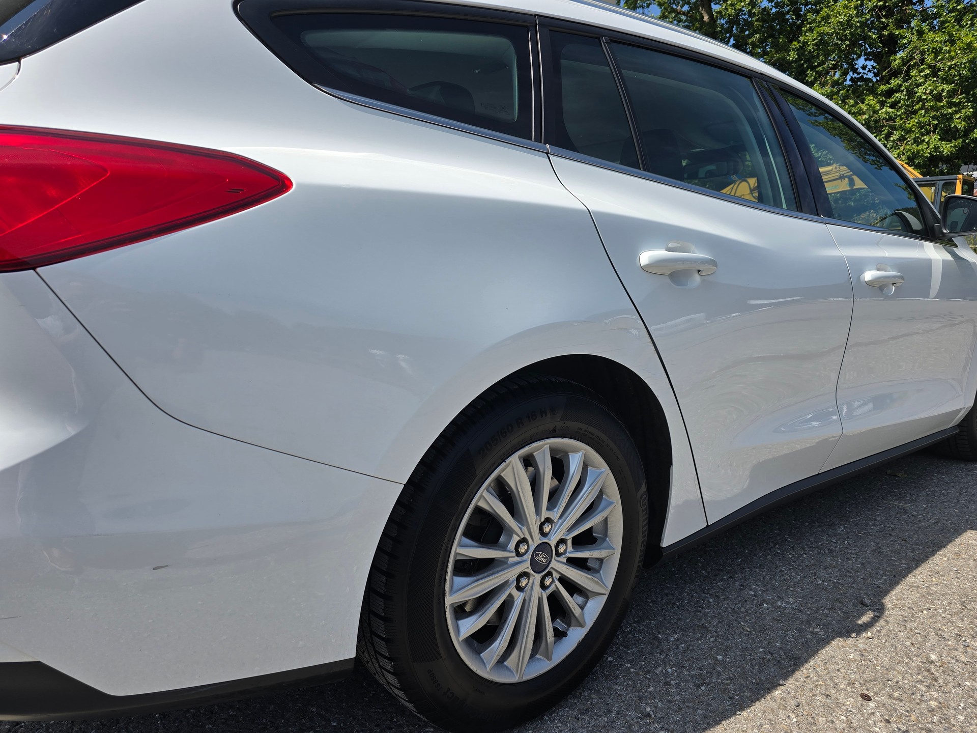 FORD Focus 1.5 TDCi Titanium Automatic-image-4