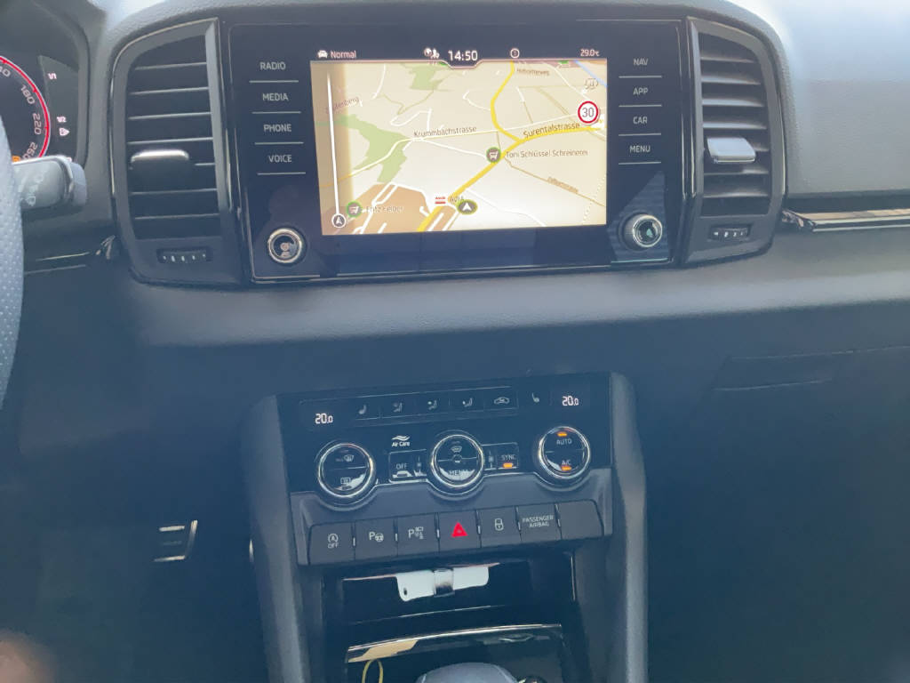 SKODA Karoq 1.5 TSI SportLine DSG-image-11