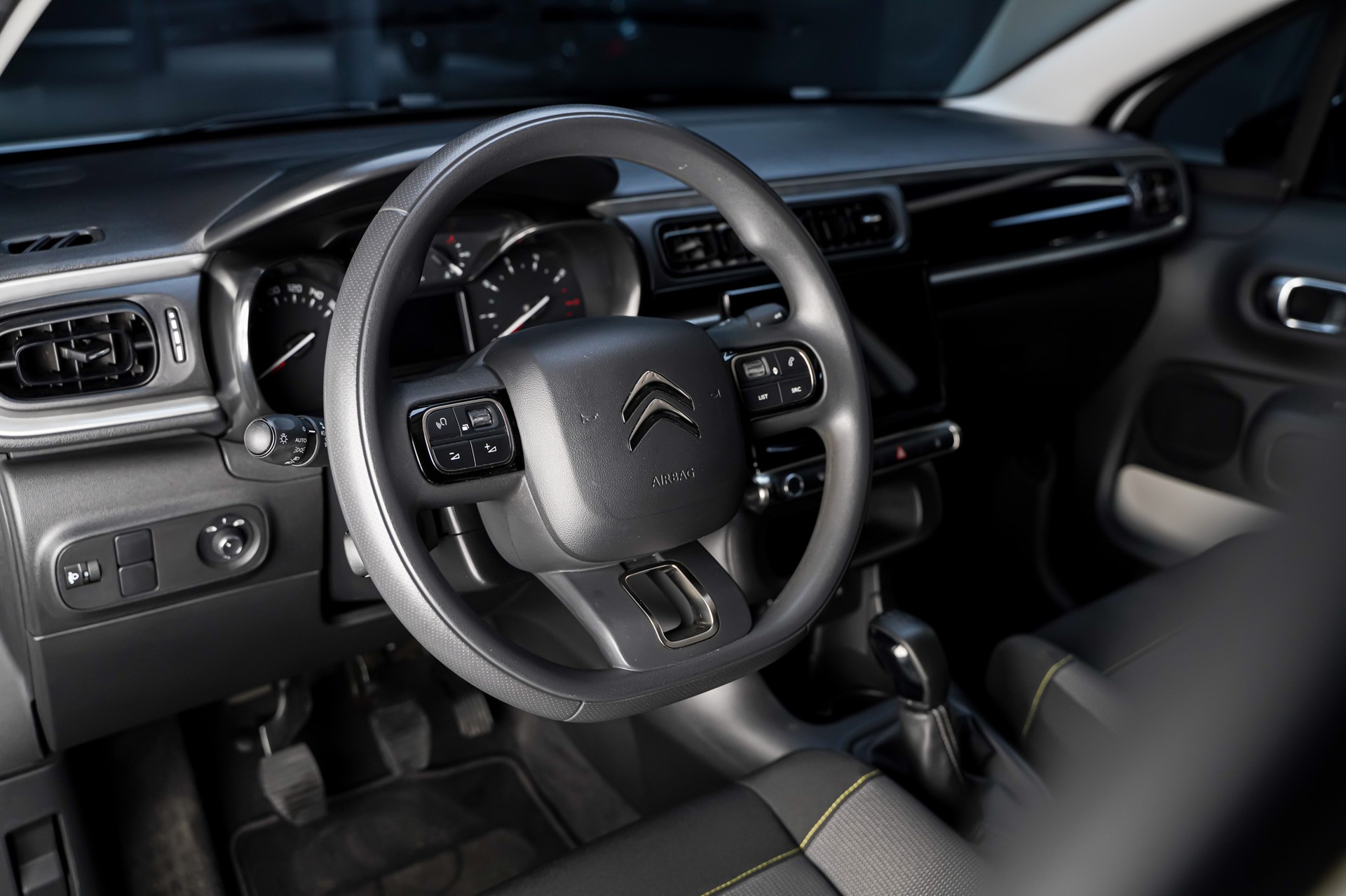 CITROEN C3 1.2i PureTech Swiss Edition-image-10