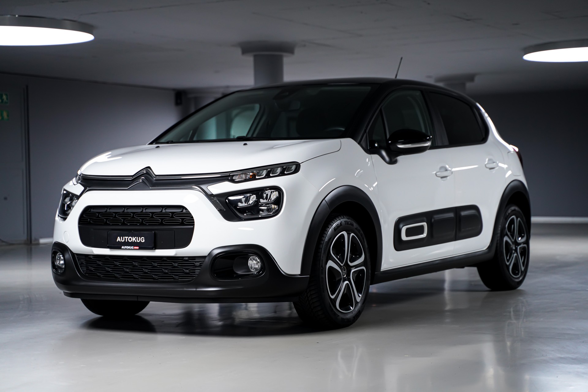 CITROEN C3 1.2i PureTech Swiss Edition-image-0