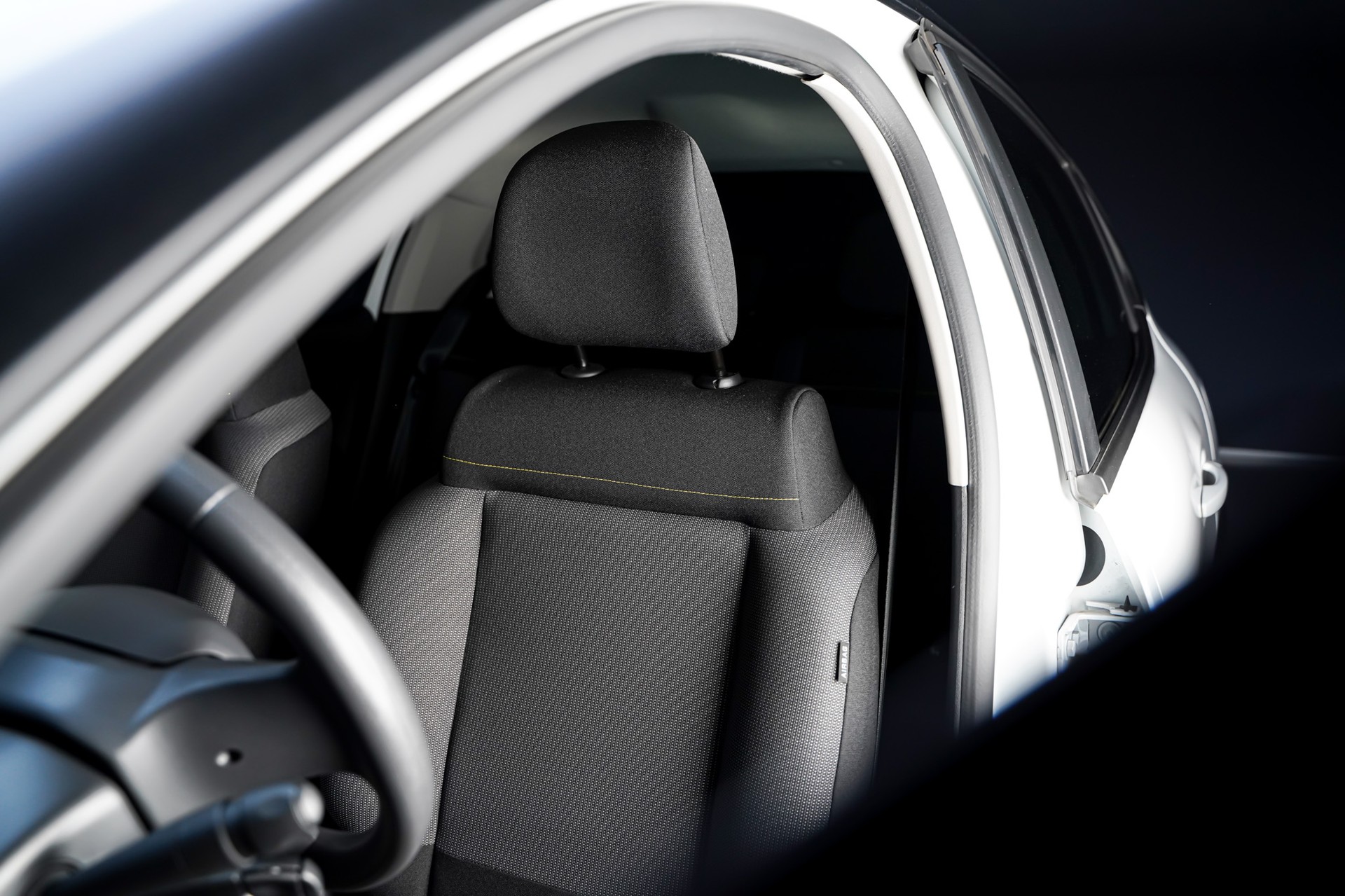 CITROEN C3 1.2i PureTech Swiss Edition-image-12
