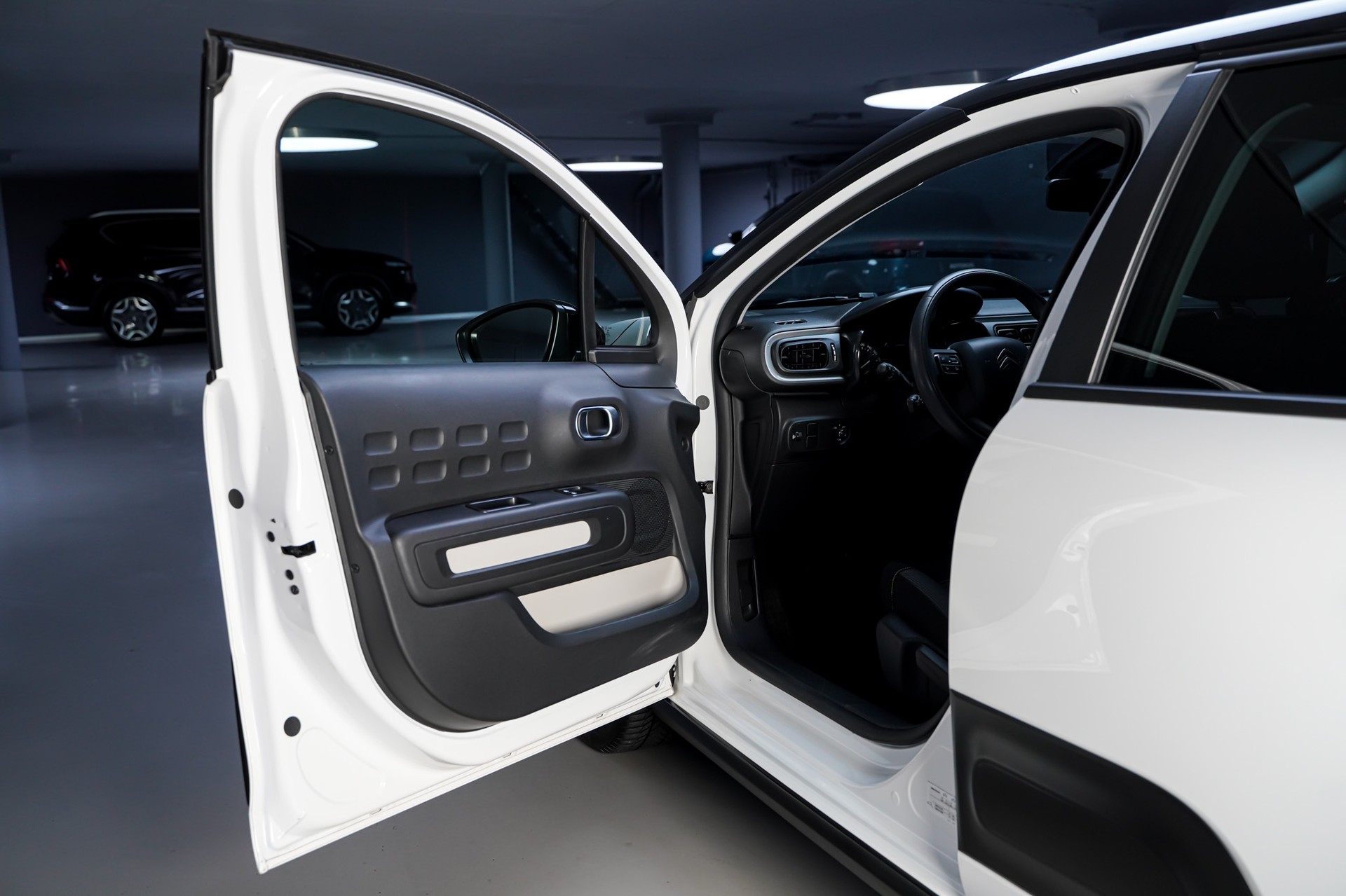 CITROEN C3 1.2i PureTech Swiss Edition-image-8