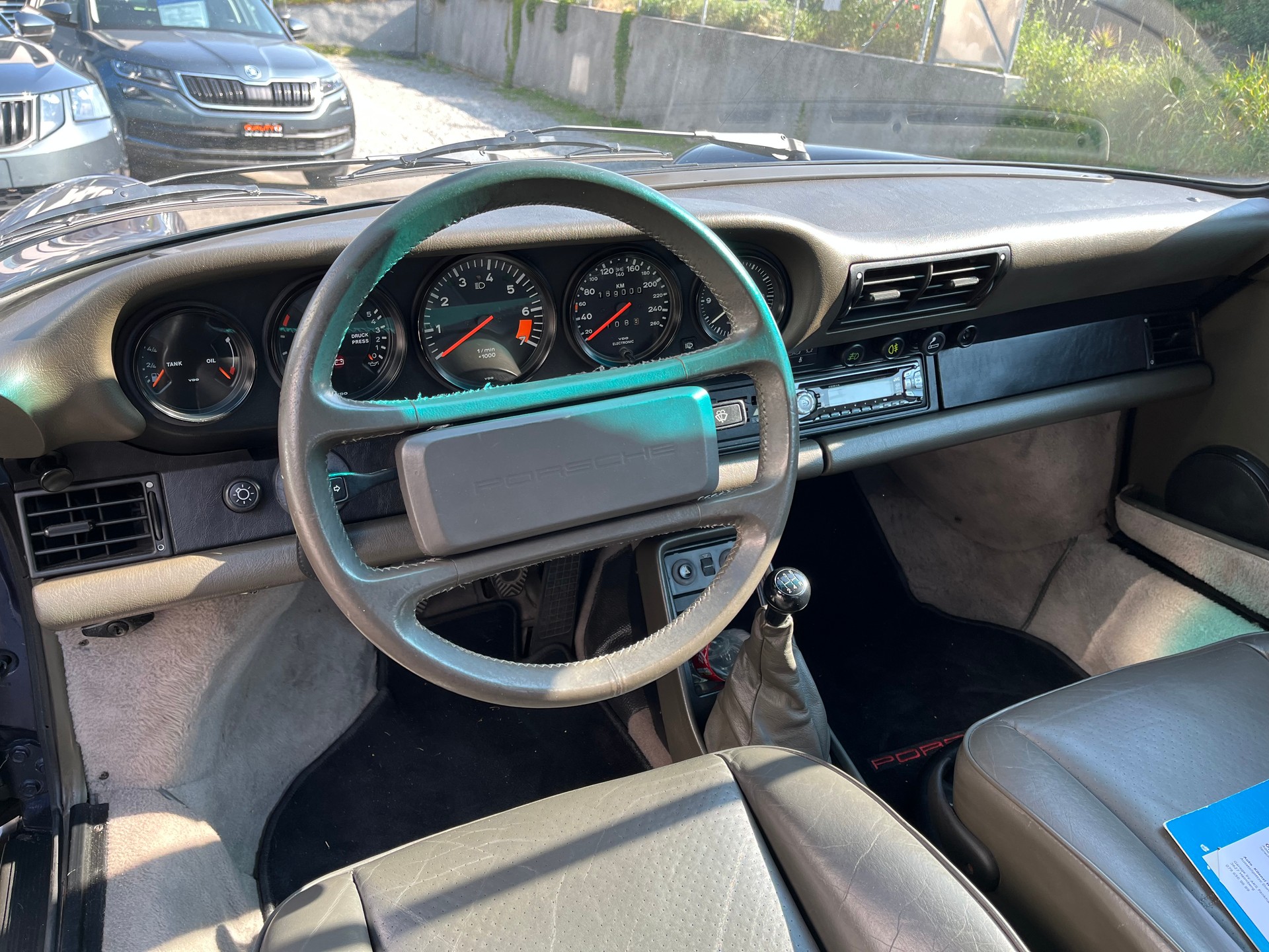 PORSCHE 911 Carrera Cabrio 3.2 G-Model-image-7