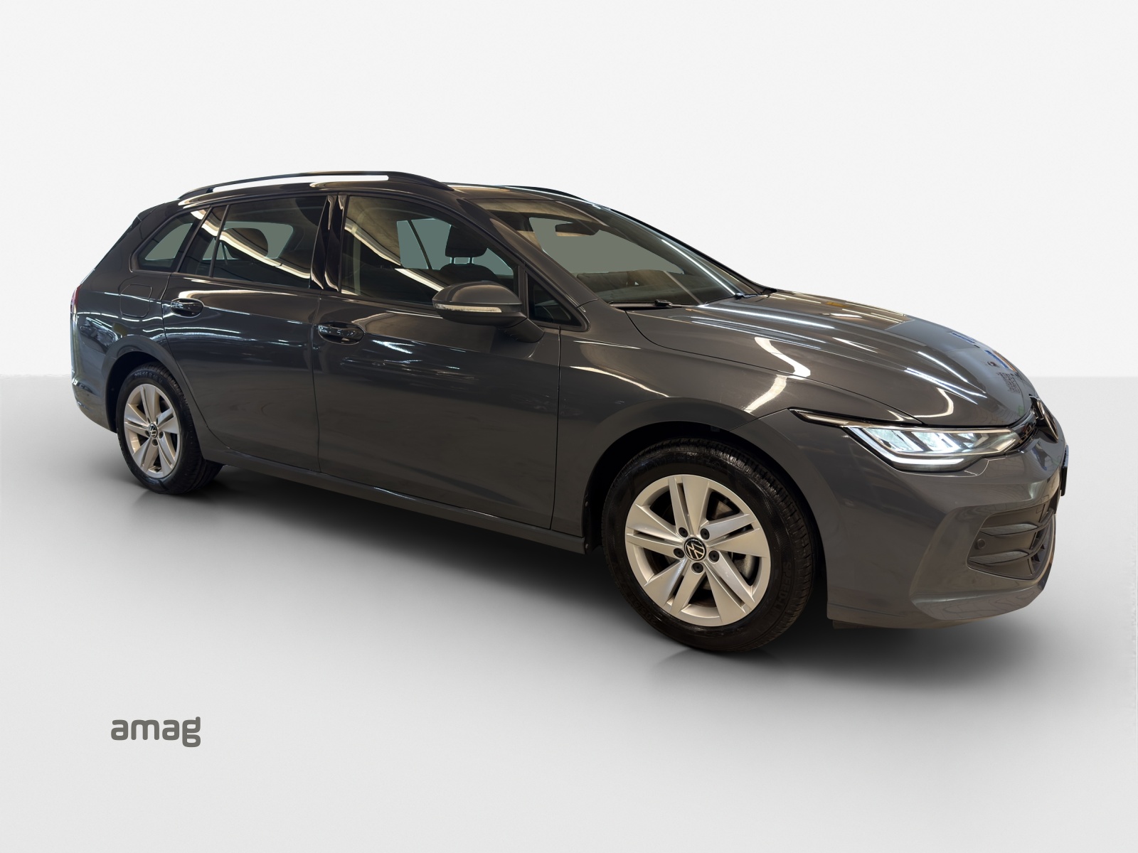 VW Golf Variant 1.5 eTSI mHEV Life DSG-image-5