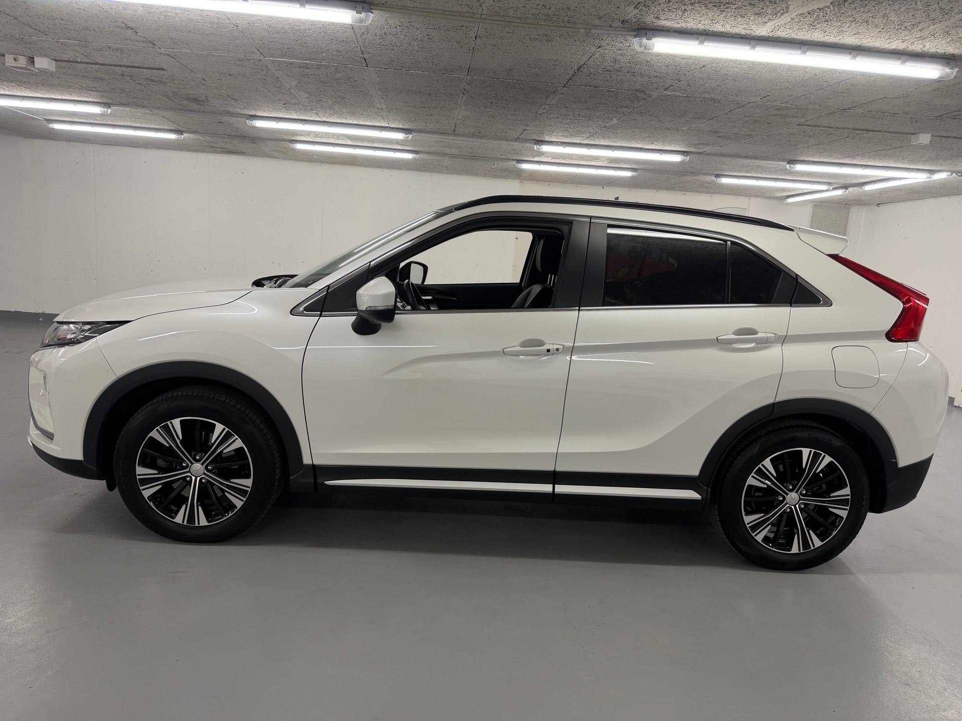 MITSUBISHI Eclipse Cross 1.5 T-Mivec Value 4WD CVT-image-3