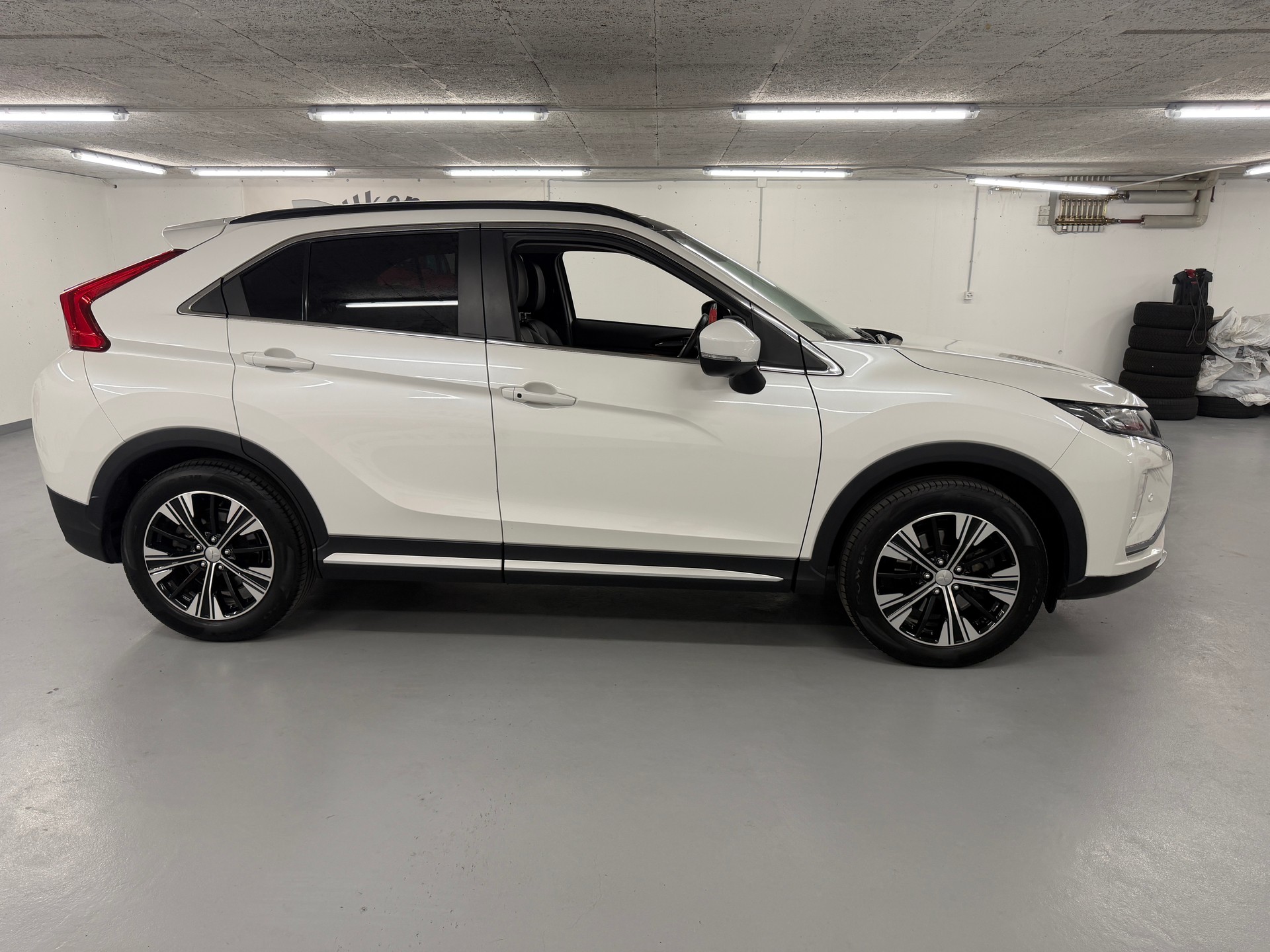 MITSUBISHI Eclipse Cross 1.5 T-Mivec Value 4WD CVT-image-2