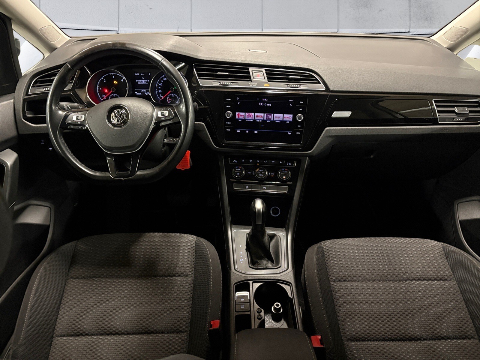 VW Touran 2.0 TDI BlueMotion Technology Comfortline DSG-image-10