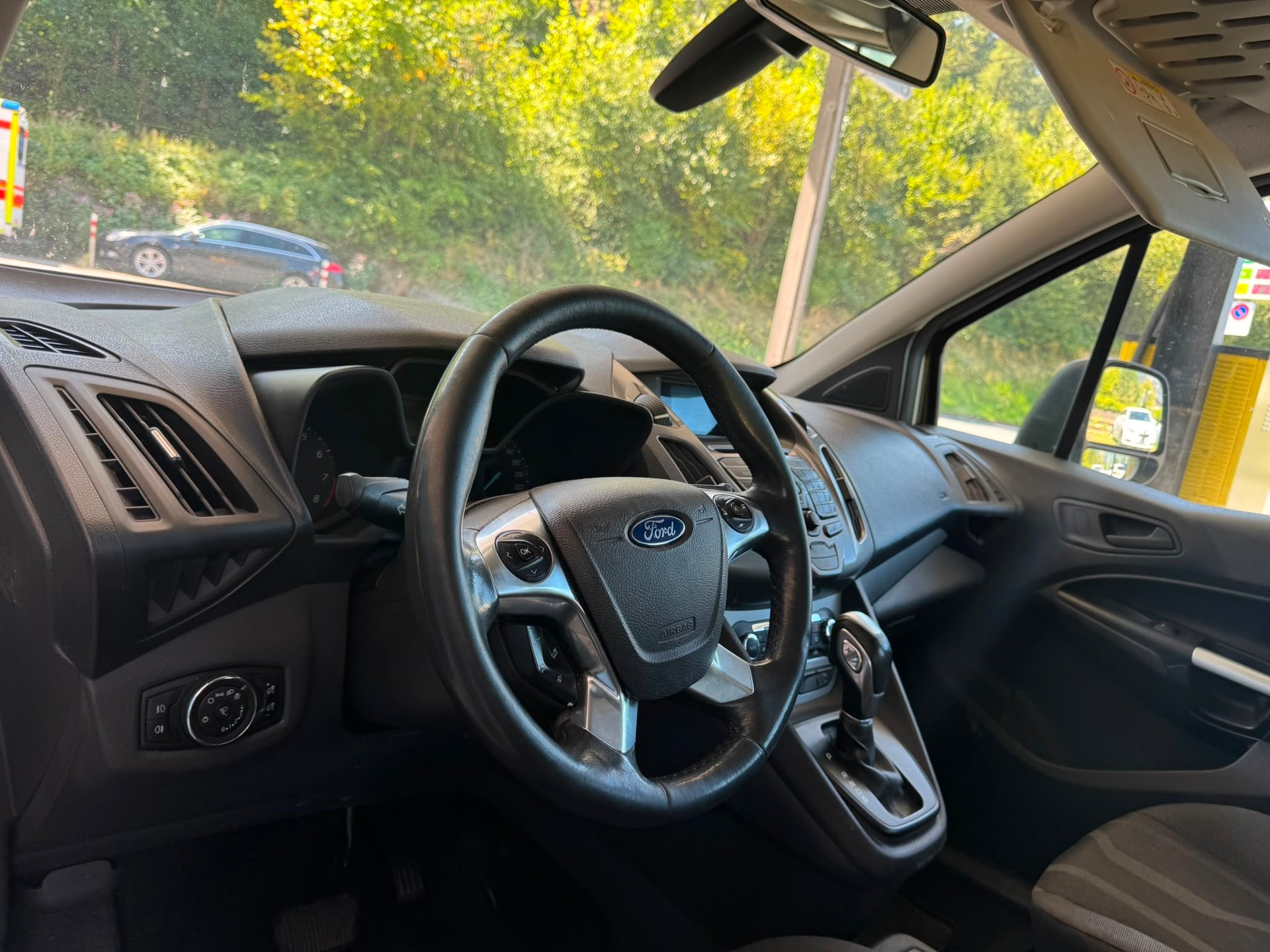 FORD Grand Tourneo Connect 1.6 SCTi Titanium Automatic-image-14