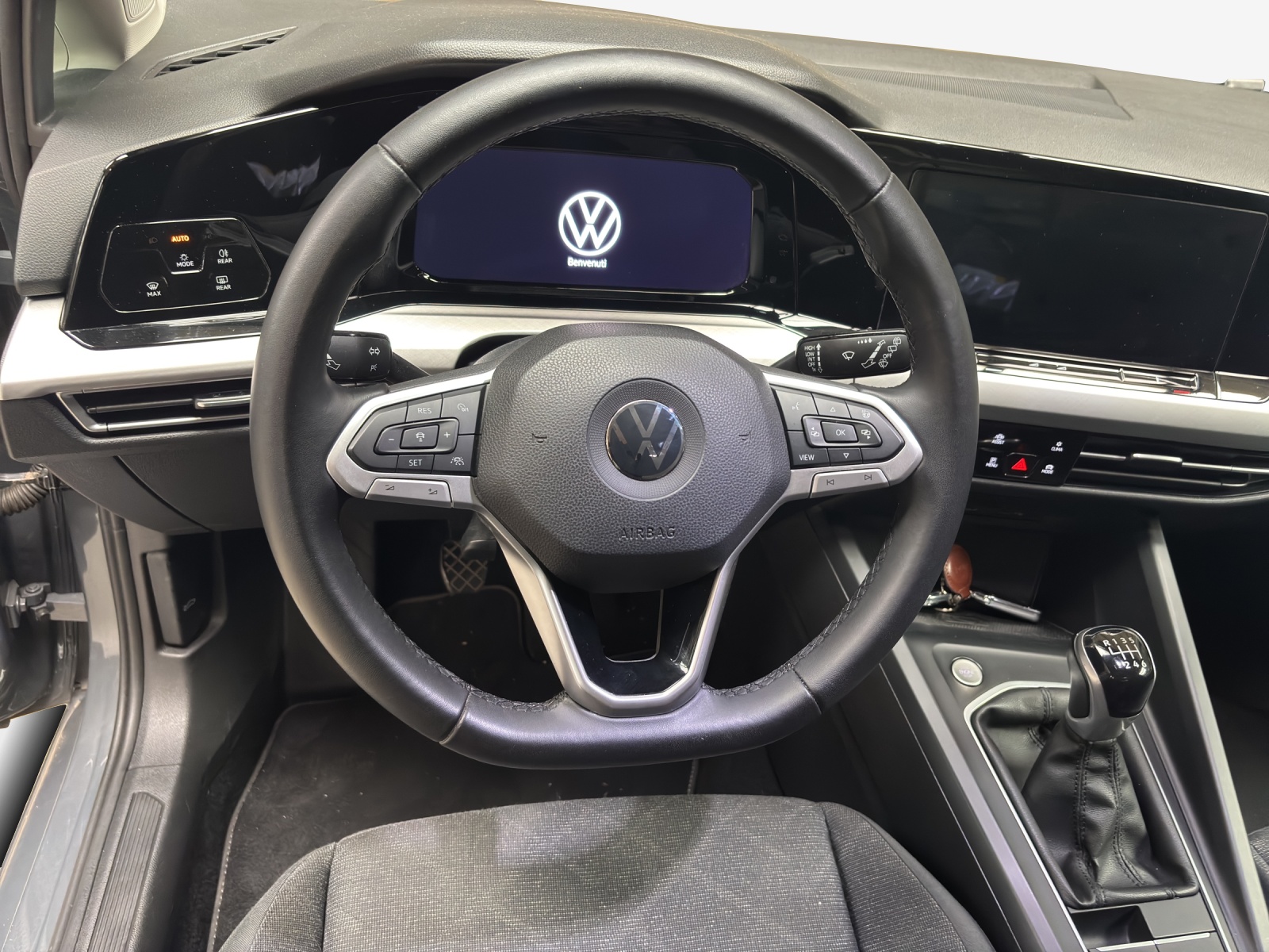 VW Golf 1.5 TSI ACT Life-image-9